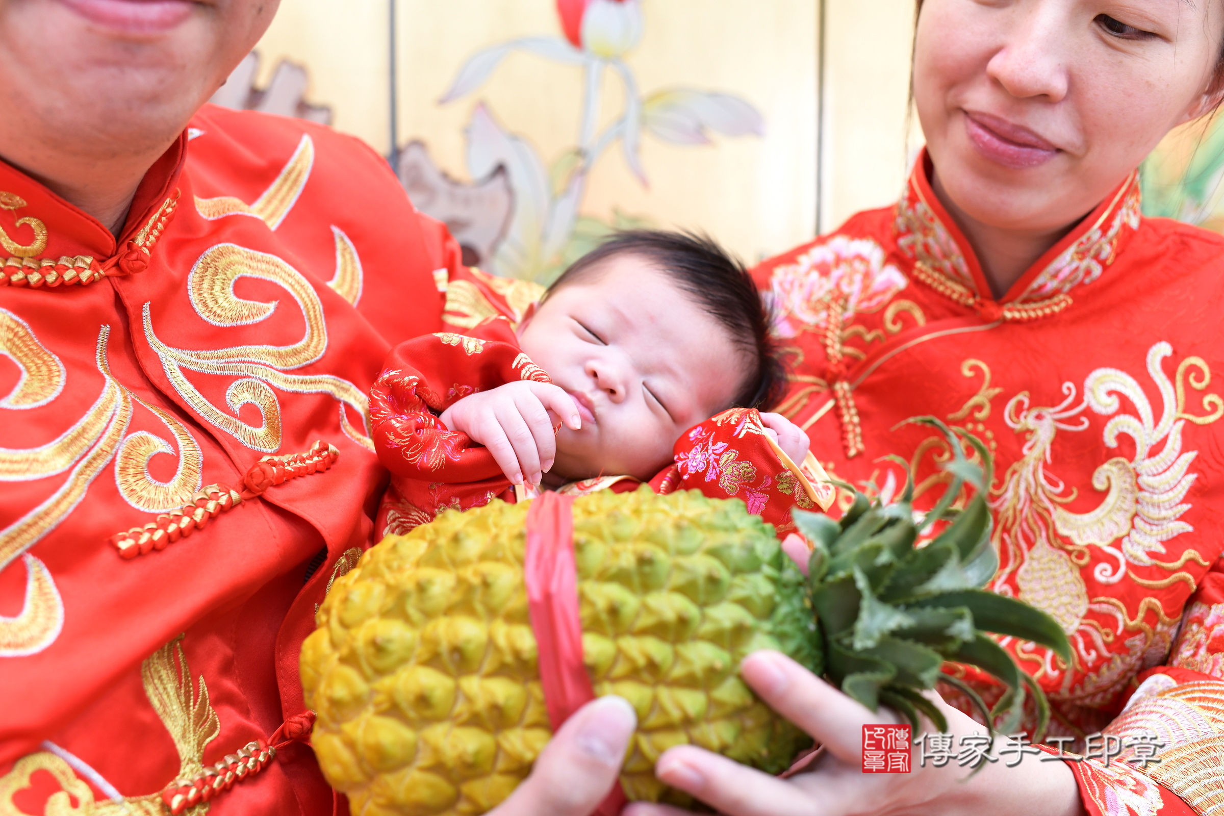 小詩寶寶(台北市大同區嬰兒寶寶滿月剃頭理髮、嬰兒剃胎毛儀式吉祥話)。中國風會場，爸媽寶貝穿「日中韓」古裝禮服。專業拍照、證書。★購買「臍帶章、肚臍章、胎毛筆刷印章」贈送：剃頭、收涎、抓周，三選一。2024.6.6，照片18