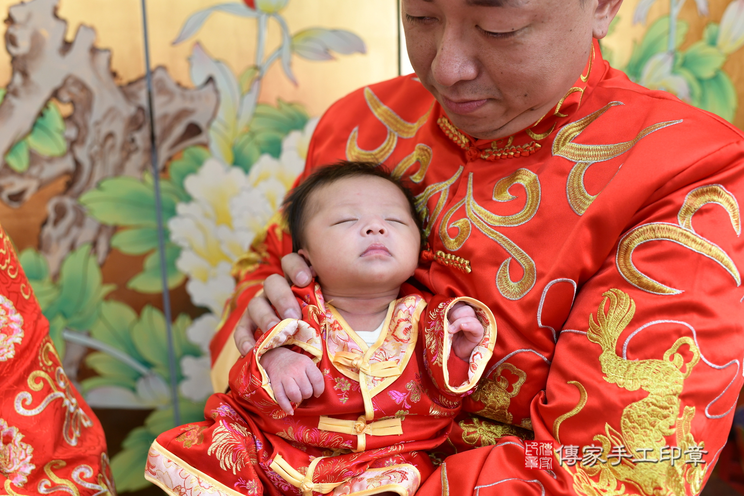 小詩寶寶(台北市大同區嬰兒寶寶滿月剃頭理髮、嬰兒剃胎毛儀式吉祥話)。中國風會場，爸媽寶貝穿「日中韓」古裝禮服。專業拍照、證書。★購買「臍帶章、肚臍章、胎毛筆刷印章」贈送：剃頭、收涎、抓周，三選一。2024.6.6，照片3