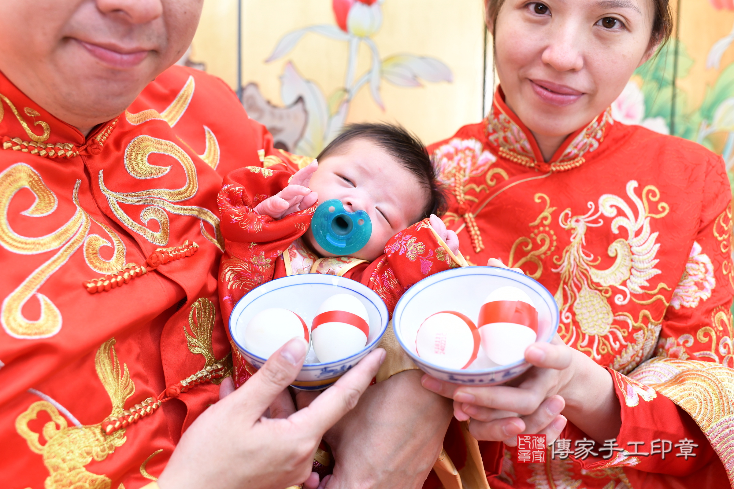 小詩寶寶(台北市大同區嬰兒寶寶滿月剃頭理髮、嬰兒剃胎毛儀式吉祥話)。中國風會場，爸媽寶貝穿「日中韓」古裝禮服。專業拍照、證書。★購買「臍帶章、肚臍章、胎毛筆刷印章」贈送：剃頭、收涎、抓周，三選一。2024.6.6，照片8