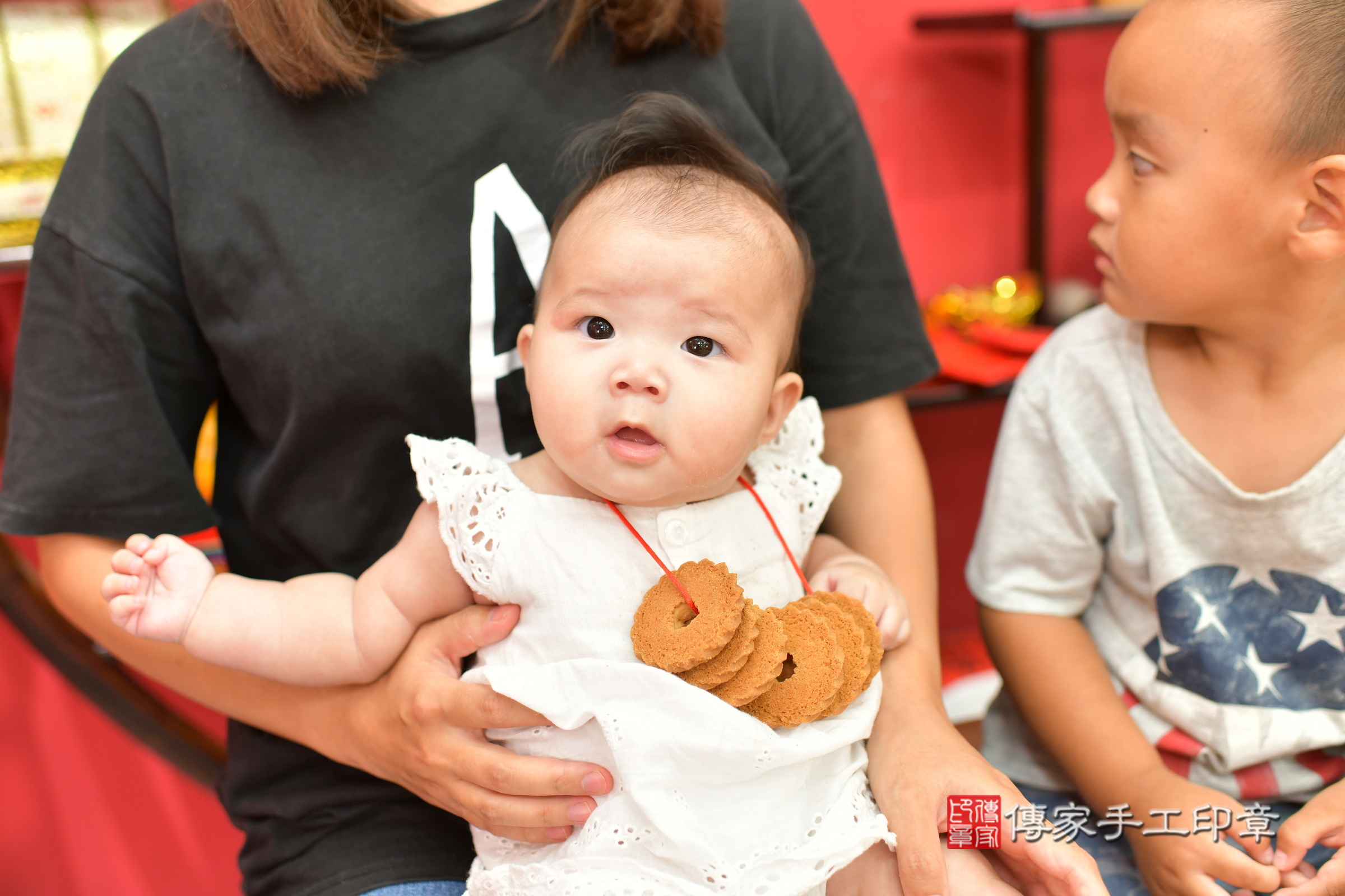 台中市北區芯芯寶寶收涎推薦：傳家台中店收涎中國風會場，嬰兒古禮收涎收口水流程儀式、收涎吉祥話、收涎餅乾、收涎拍照。收涎證書。2024.5.19，照片14