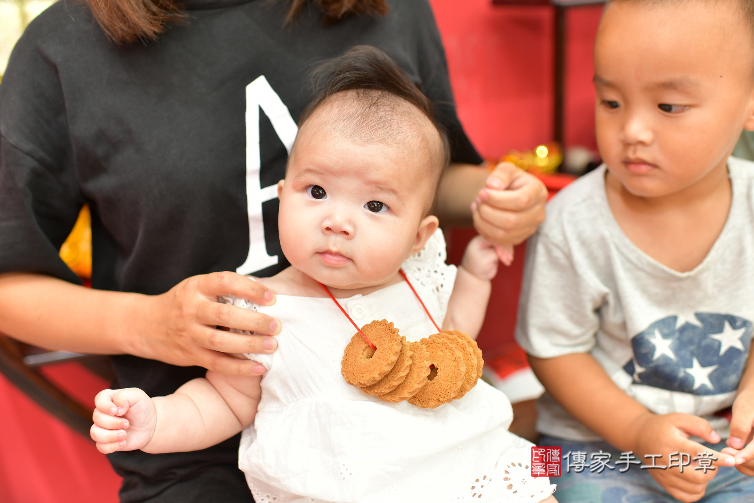 台中市北區芯芯寶寶收涎推薦：傳家台中店收涎中國風會場，嬰兒古禮收涎收口水流程儀式、收涎吉祥話、收涎餅乾、收涎拍照。收涎證書。2024.5.19，照片12