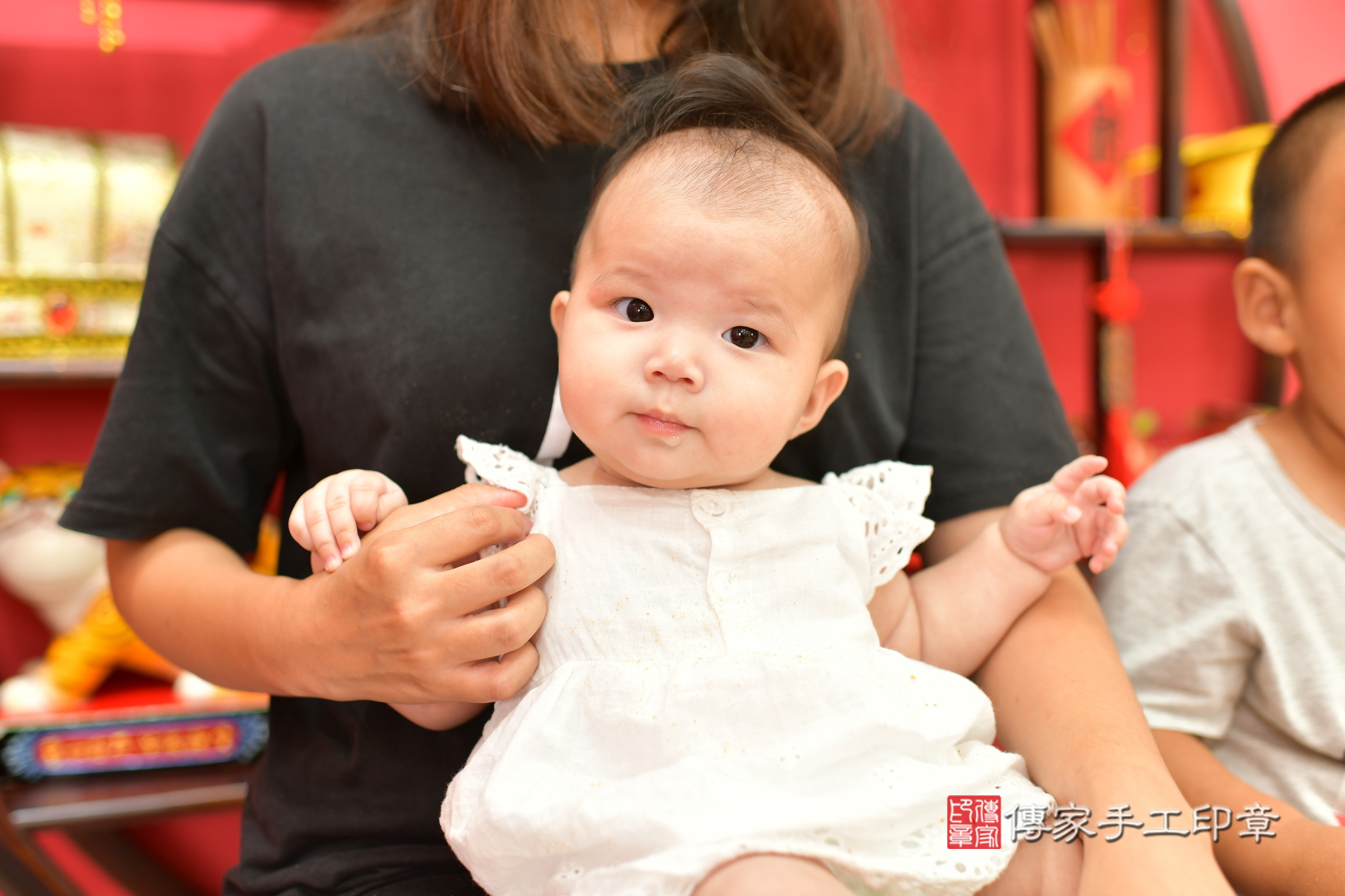 台中市北區芯芯寶寶收涎推薦：傳家台中店收涎中國風會場，嬰兒古禮收涎收口水流程儀式、收涎吉祥話、收涎餅乾、收涎拍照。收涎證書。2024.5.19，照片5