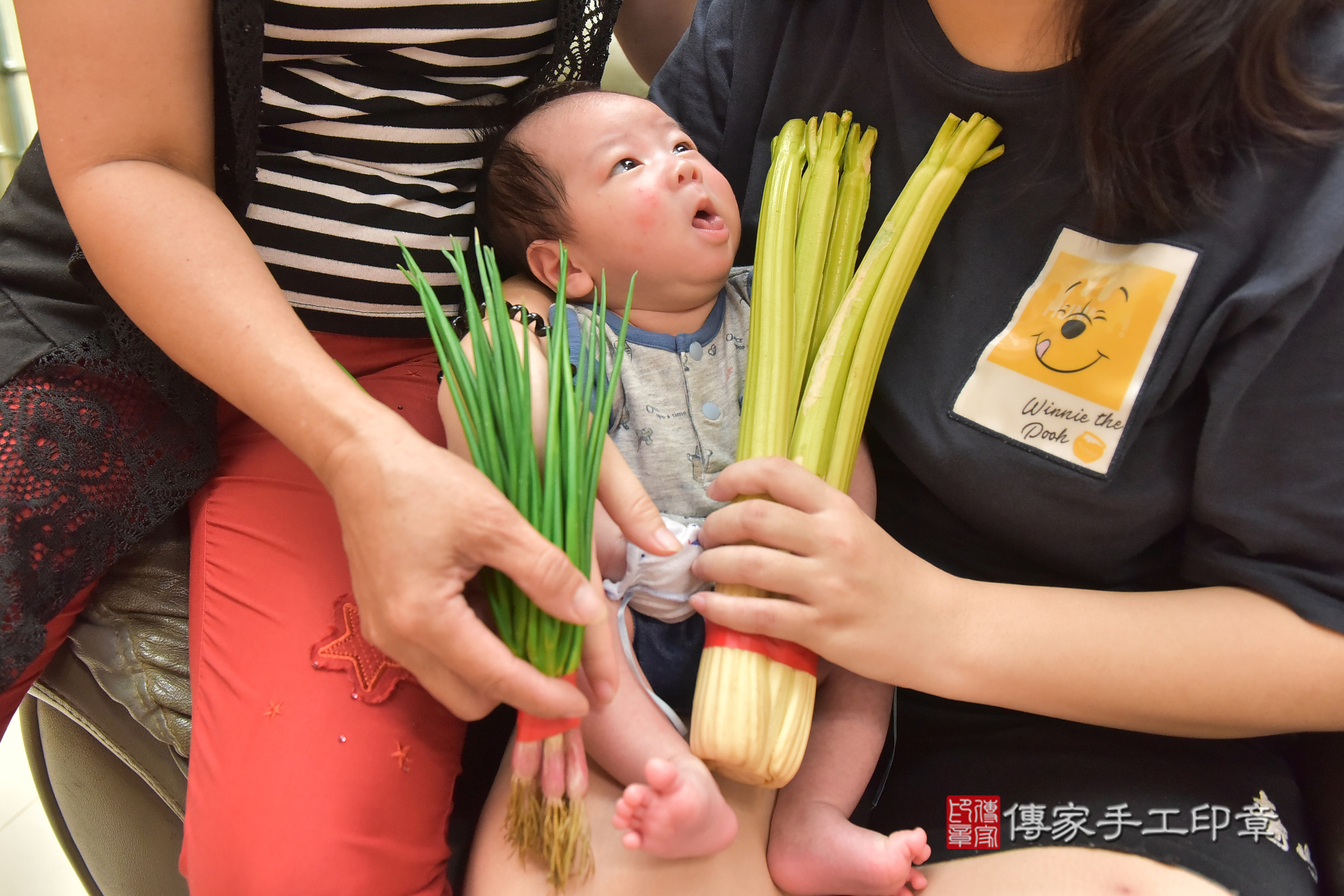 洋洋寶寶(雲林縣虎尾鎮到府嬰兒洋洋寶寶滿月剃頭理髮、到府嬰兒剃胎毛儀式吉祥話)。到府剃頭剃胎毛主持、專業拍照、證書。★購買「臍帶章、肚臍章、胎毛筆刷印章」贈送：剃頭、收涎、抓周，三選一。2024.5.30，照片12