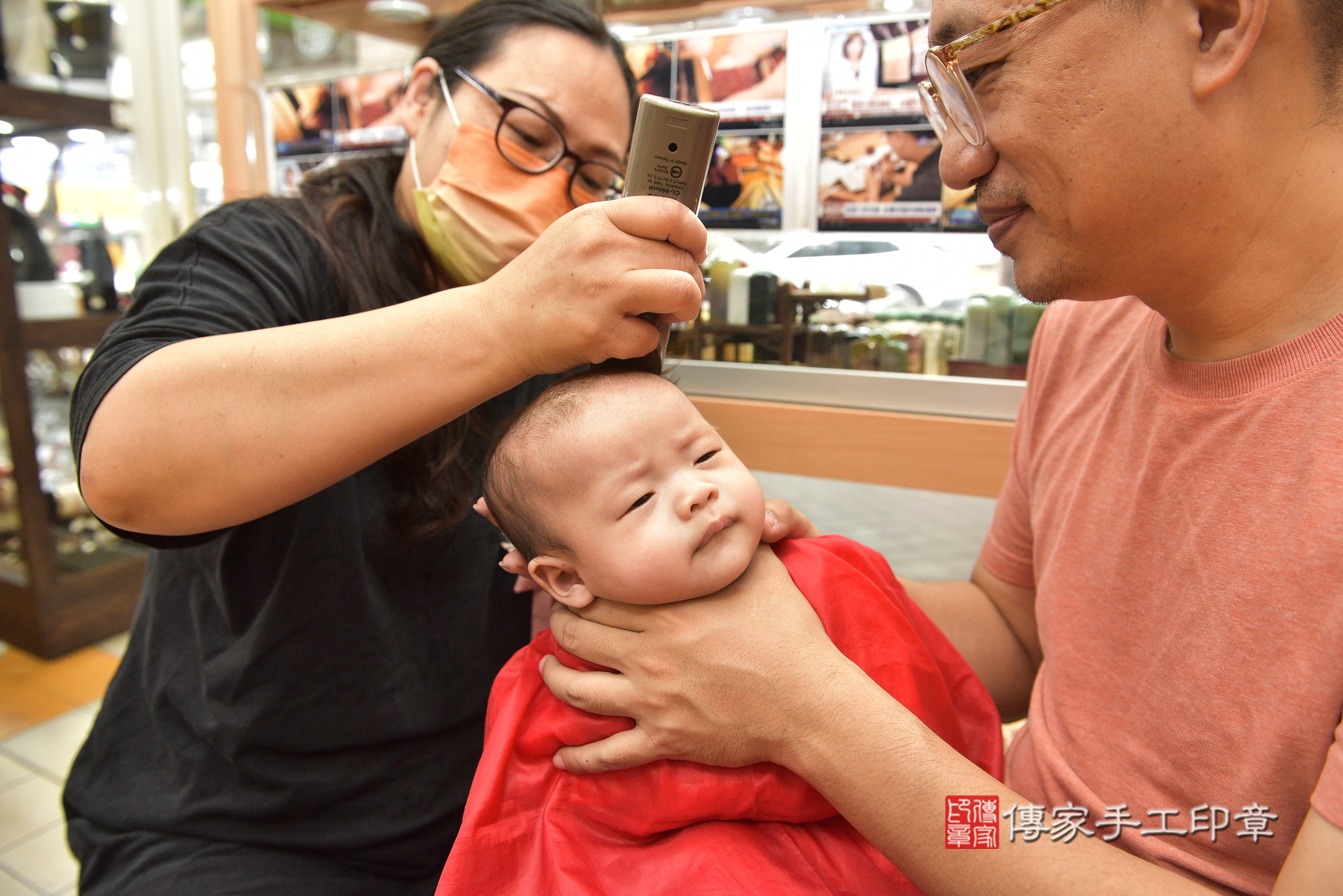 小羽寶寶(新北市永和區嬰兒寶寶滿月剃頭理髮、嬰兒剃胎毛儀式吉祥話)。中國風會場，爸媽寶貝穿「日中韓」古裝禮服。專業拍照、證書。★購買「臍帶章、肚臍章、胎毛筆刷印章」贈送：剃頭、收涎、抓周，三選一。2024.6.8，照片21