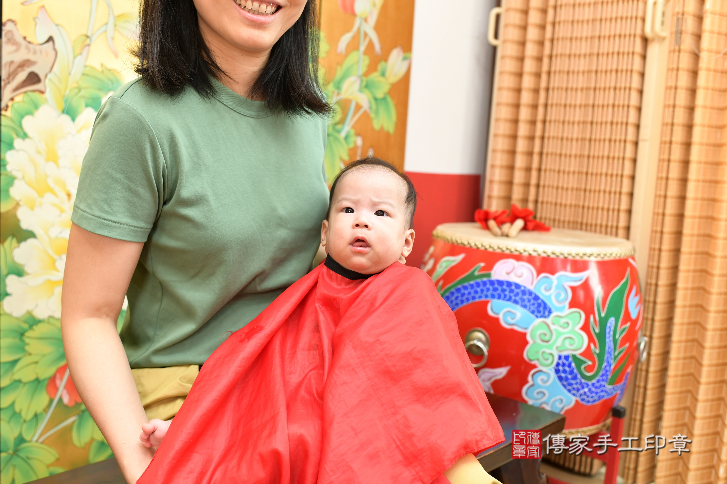 小珈寶寶(台北市大同區嬰兒寶寶滿月剃頭理髮、嬰兒剃胎毛儀式吉祥話)。中國風會場，爸媽寶貝穿「日中韓」古裝禮服。專業拍照、證書。★購買「臍帶章、肚臍章、胎毛筆刷印章」贈送：剃頭、收涎、抓周，三選一。2024.6.14，照片14