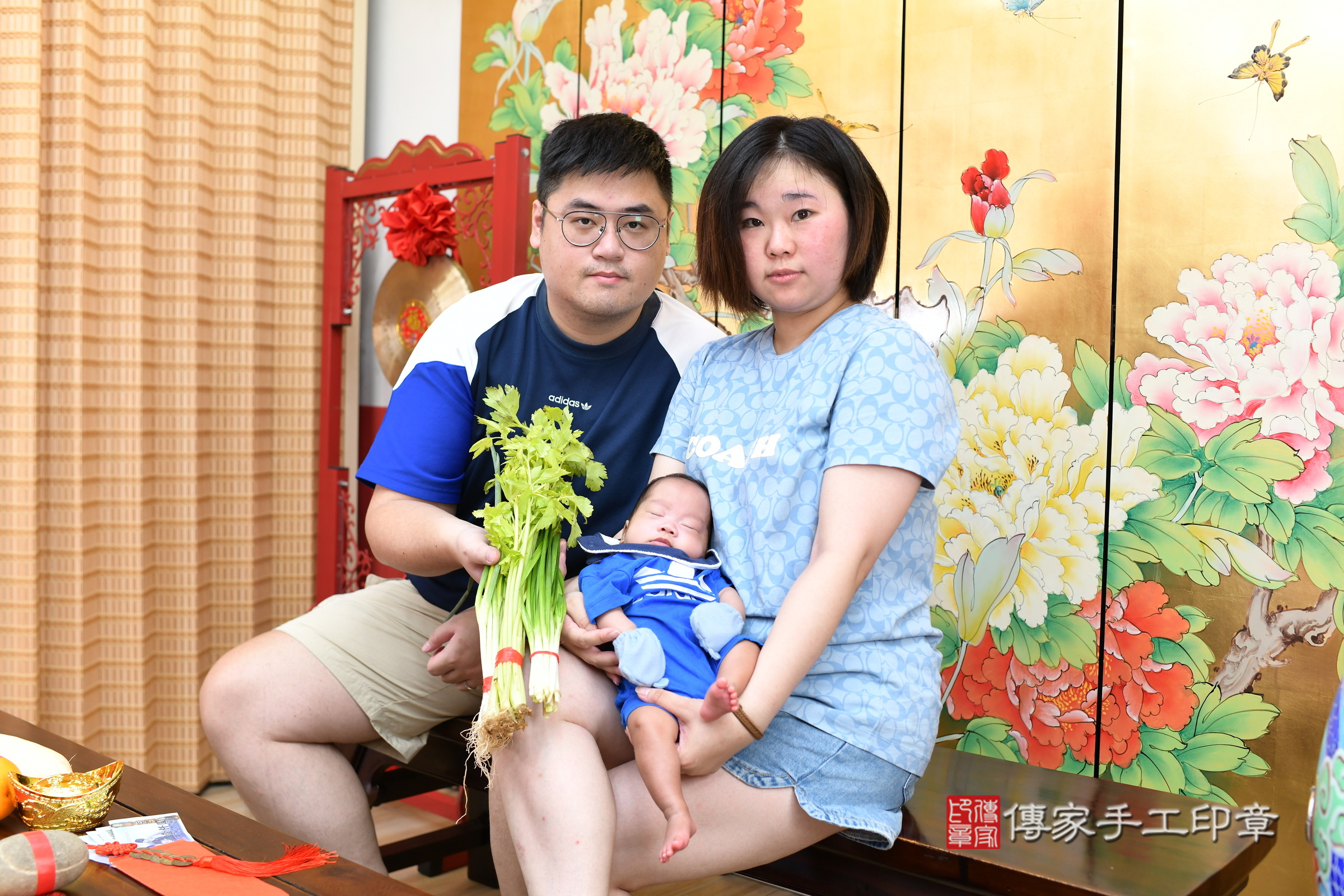 小睿寶寶(台北市大同區嬰兒寶寶滿月剃頭理髮、嬰兒剃胎毛儀式吉祥話)。中國風會場，爸媽寶貝穿「日中韓」古裝禮服。專業拍照、證書。★購買「臍帶章、肚臍章、胎毛筆刷印章」贈送：剃頭、收涎、抓周，三選一。2024.6.16，照片12