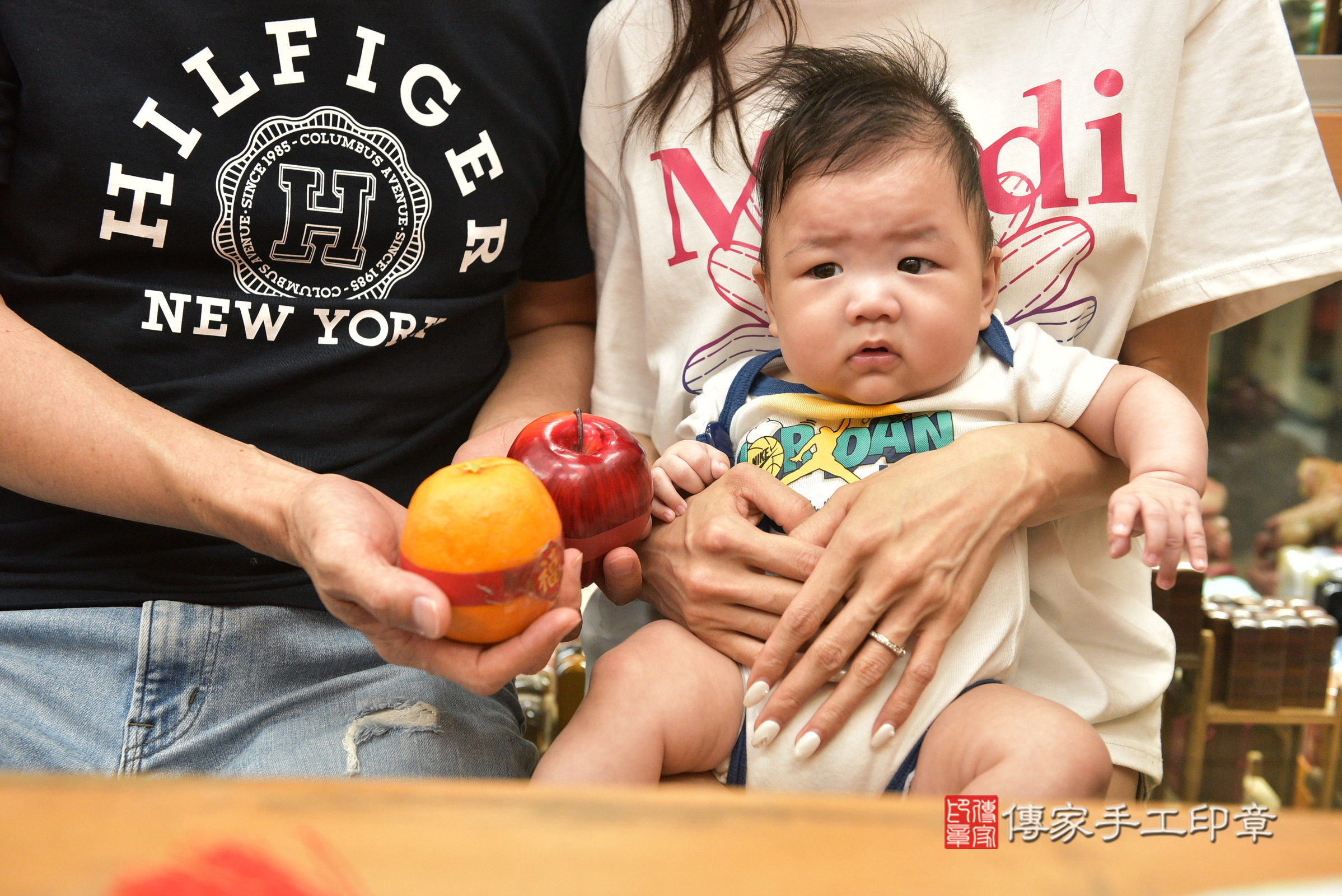 小翰寶寶(新北市永和區嬰兒寶寶滿月剃頭理髮、嬰兒剃胎毛儀式吉祥話)。中國風會場，爸媽寶貝穿「日中韓」古裝禮服。專業拍照、證書。★購買「臍帶章、肚臍章、胎毛筆刷印章」贈送：剃頭、收涎、抓周，三選一。2024.6.19，照片5