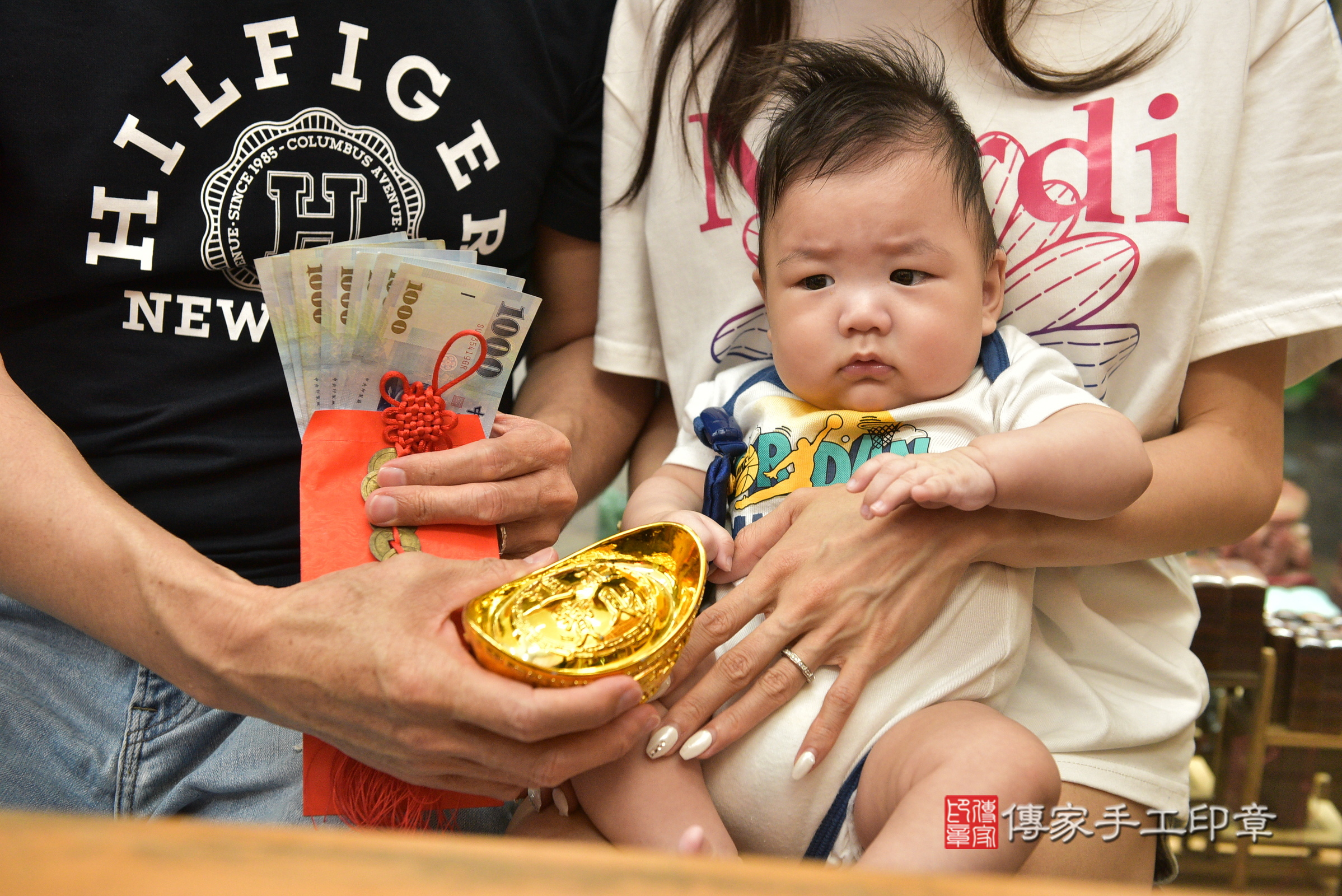 小翰寶寶(新北市永和區嬰兒寶寶滿月剃頭理髮、嬰兒剃胎毛儀式吉祥話)。中國風會場，爸媽寶貝穿「日中韓」古裝禮服。專業拍照、證書。★購買「臍帶章、肚臍章、胎毛筆刷印章」贈送：剃頭、收涎、抓周，三選一。2024.6.19，照片10