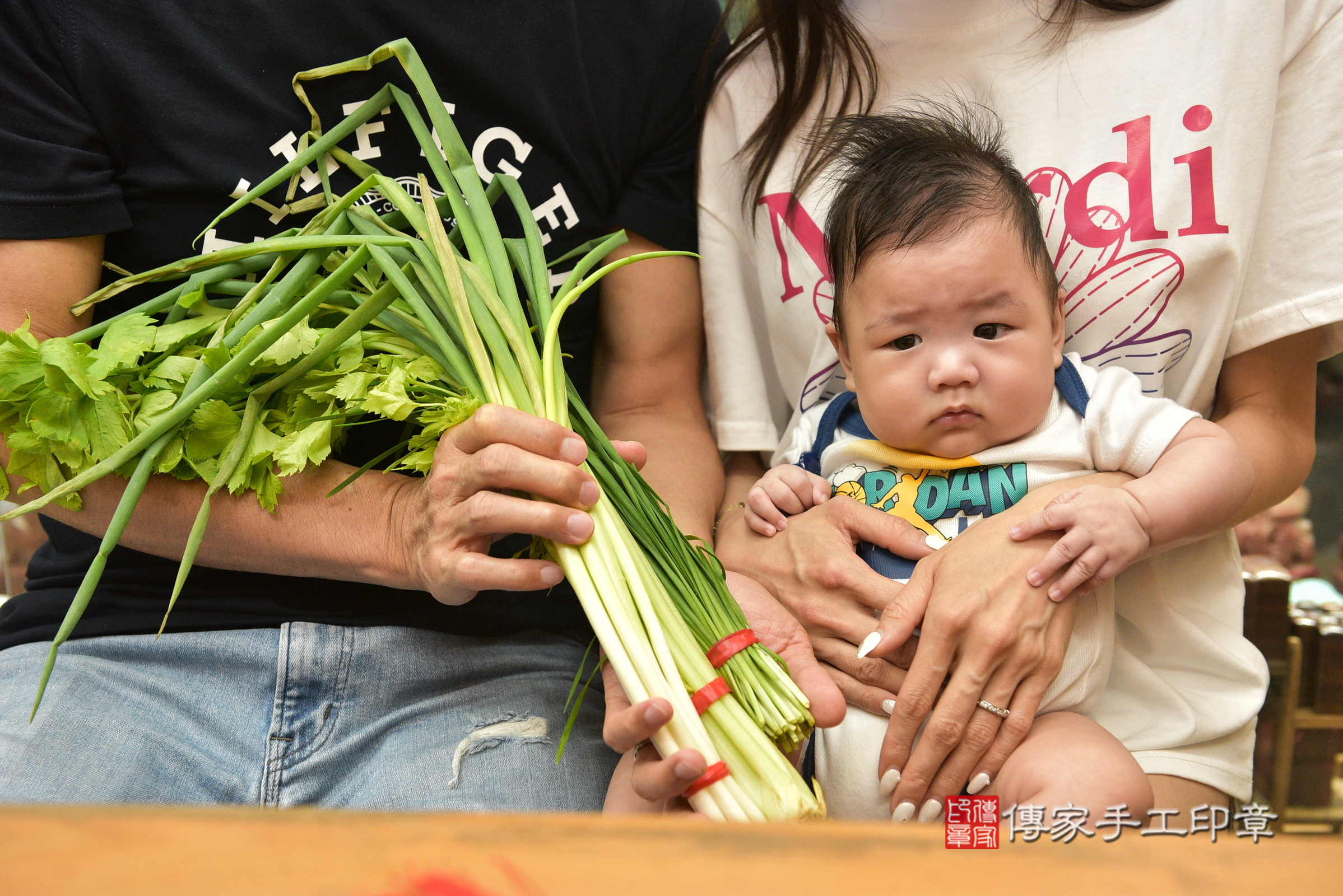 小翰寶寶(新北市永和區嬰兒寶寶滿月剃頭理髮、嬰兒剃胎毛儀式吉祥話)。中國風會場，爸媽寶貝穿「日中韓」古裝禮服。專業拍照、證書。★購買「臍帶章、肚臍章、胎毛筆刷印章」贈送：剃頭、收涎、抓周，三選一。2024.6.19，照片8