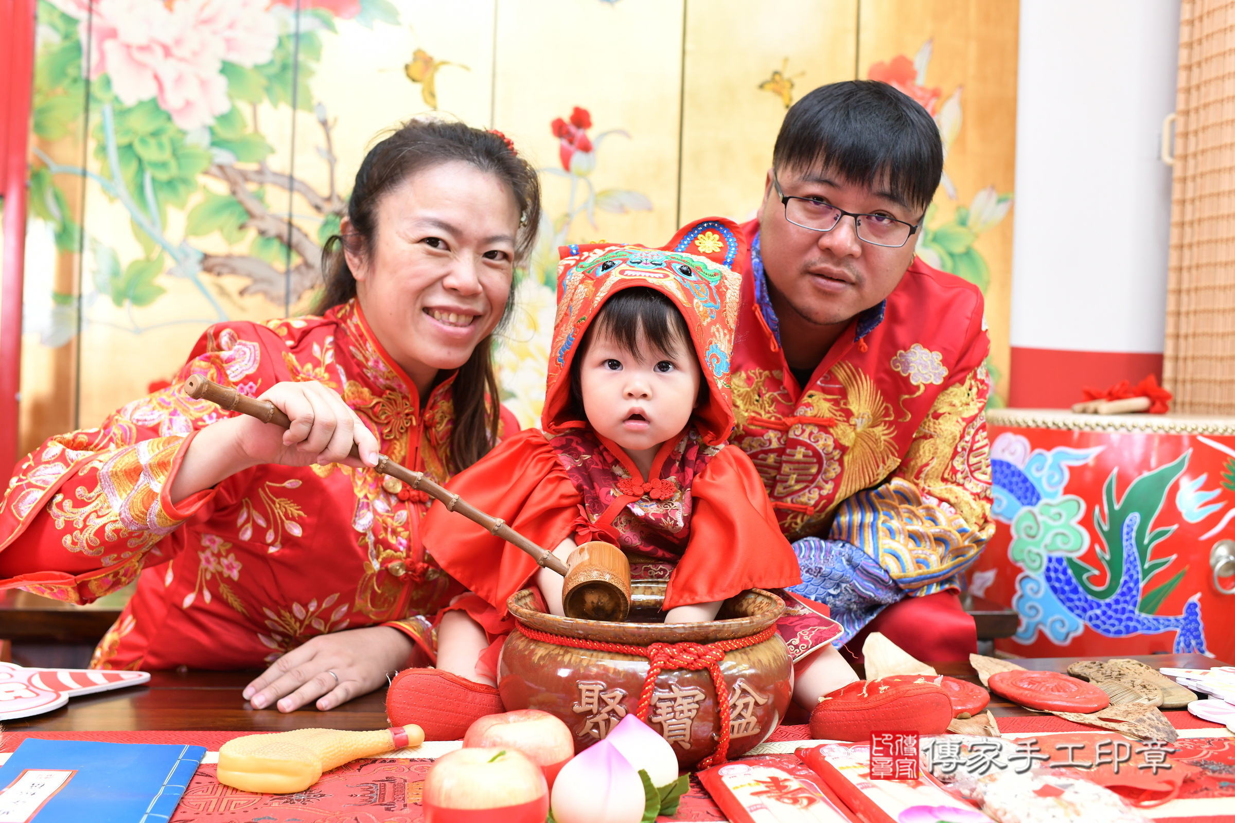 台北市大同區小璟寶寶抓周推薦：傳家台北店抓周度脺中國風會場，嬰兒古禮抓周流程儀式吉祥話、抓周道具物品24種、拍照。抓周證書。2024.6.16，照片15