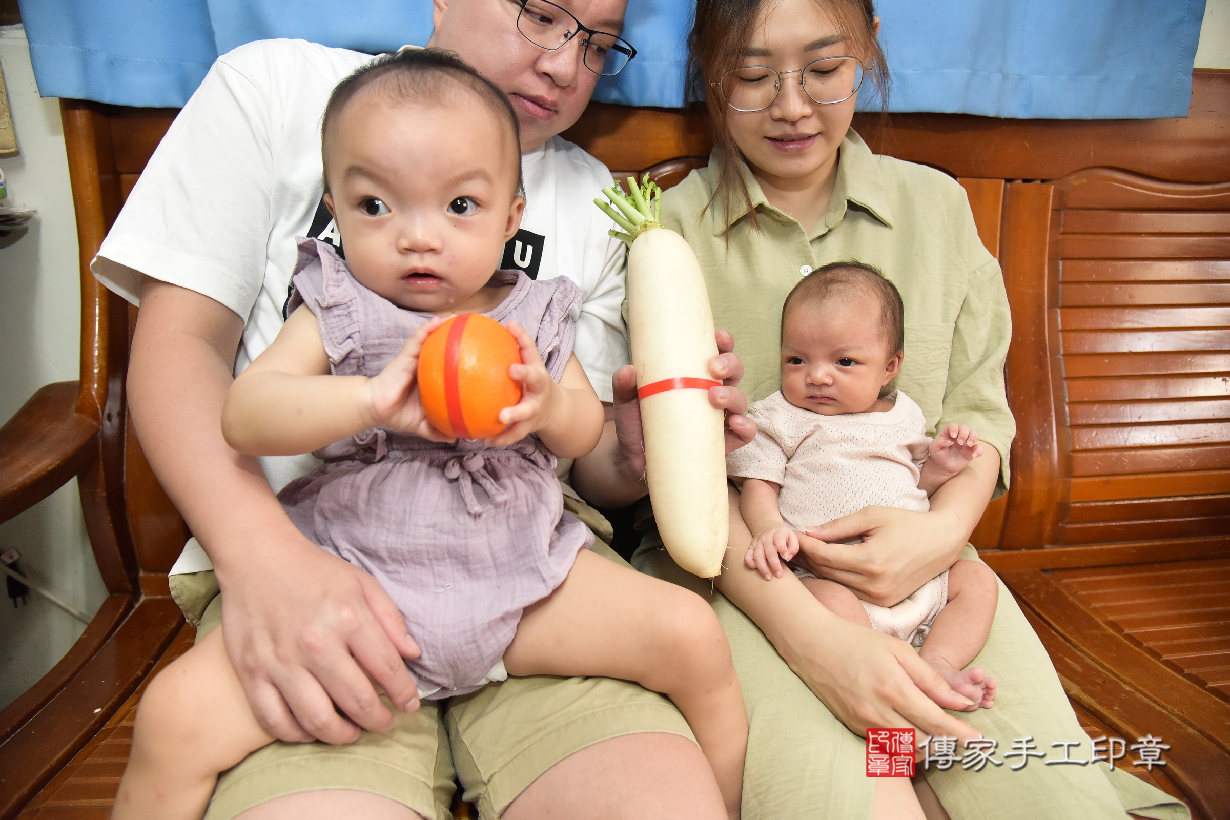 小涵寶寶(新北市板橋區到府嬰兒小涵寶寶滿月剃頭理髮、到府嬰兒剃胎毛儀式吉祥話)。到府剃頭剃胎毛主持、專業拍照、證書。★購買「臍帶章、肚臍章、胎毛筆刷印章」贈送：剃頭、收涎、抓周，三選一。2024.6.29，照片10