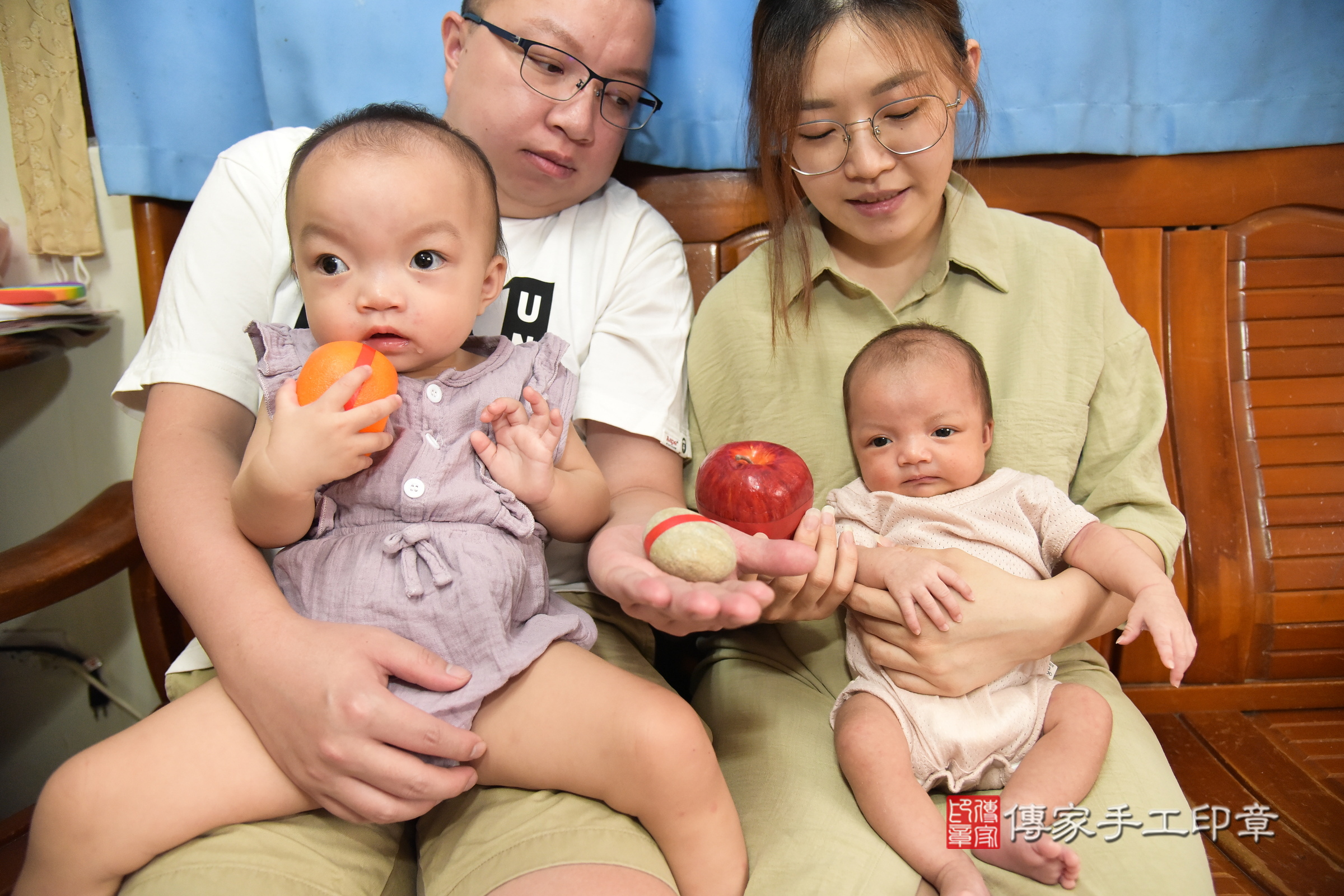 小涵寶寶(新北市板橋區到府嬰兒小涵寶寶滿月剃頭理髮、到府嬰兒剃胎毛儀式吉祥話)。到府剃頭剃胎毛主持、專業拍照、證書。★購買「臍帶章、肚臍章、胎毛筆刷印章」贈送：剃頭、收涎、抓周，三選一。2024.6.29，照片8