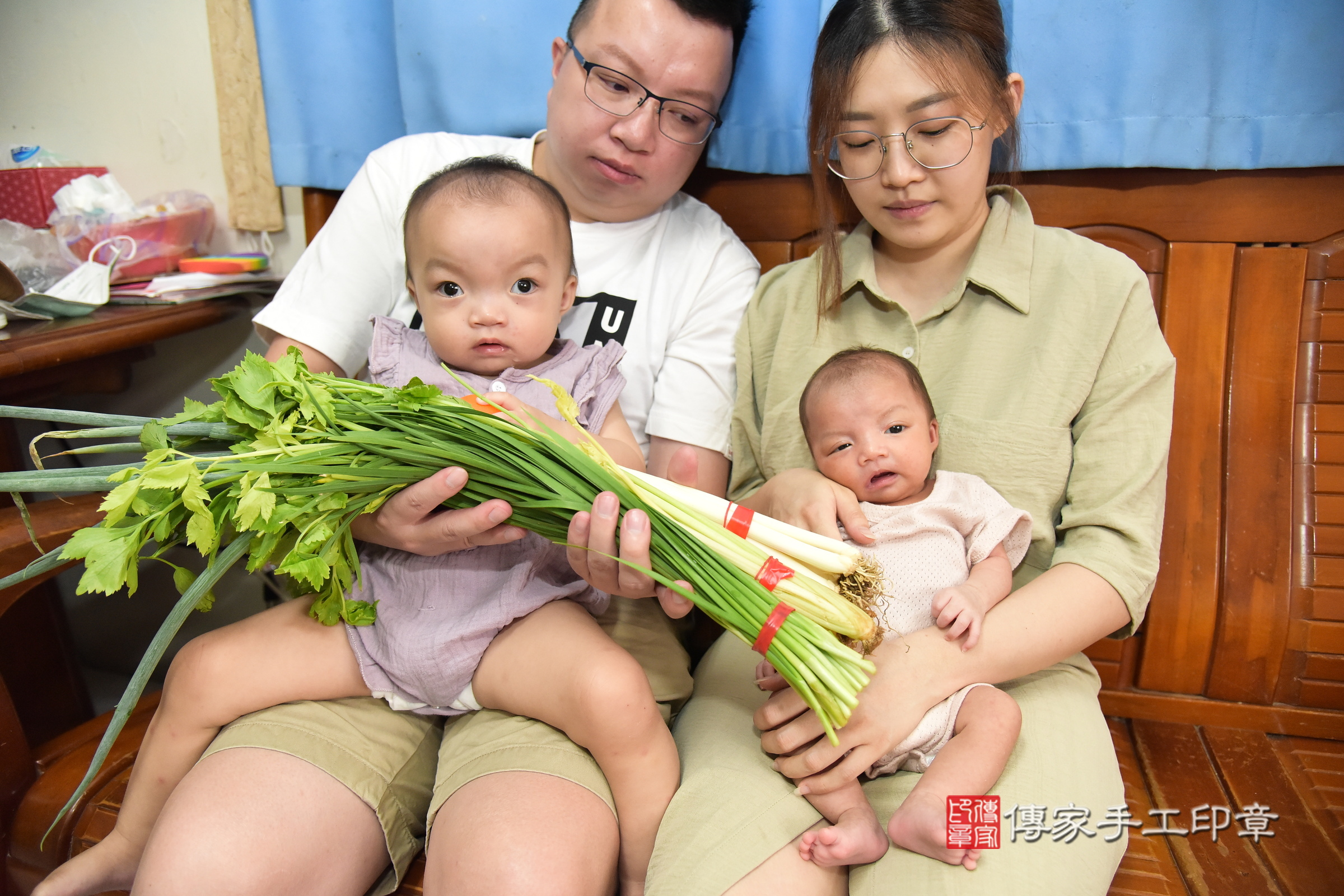 小涵寶寶(新北市板橋區到府嬰兒小涵寶寶滿月剃頭理髮、到府嬰兒剃胎毛儀式吉祥話)。到府剃頭剃胎毛主持、專業拍照、證書。★購買「臍帶章、肚臍章、胎毛筆刷印章」贈送：剃頭、收涎、抓周，三選一。2024.6.29，照片11