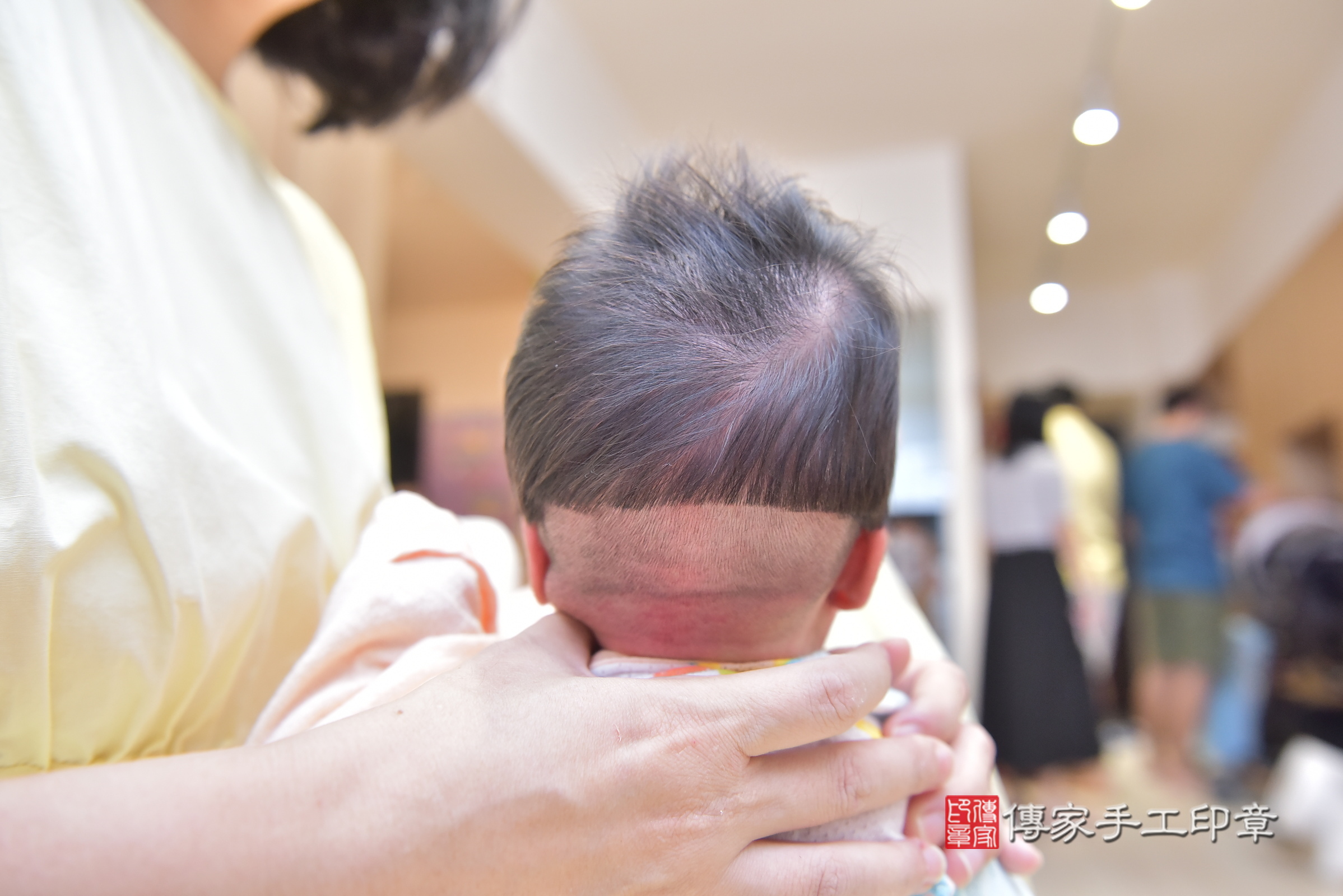 霓霓寶寶(台中市北屯區到府嬰兒霓霓寶寶滿月剃頭理髮、到府嬰兒剃胎毛儀式吉祥話)。到府剃頭剃胎毛主持、專業拍照、證書。★購買「臍帶章、肚臍章、胎毛筆刷印章」贈送：剃頭、收涎、抓周，三選一。2024.6.2，照片11