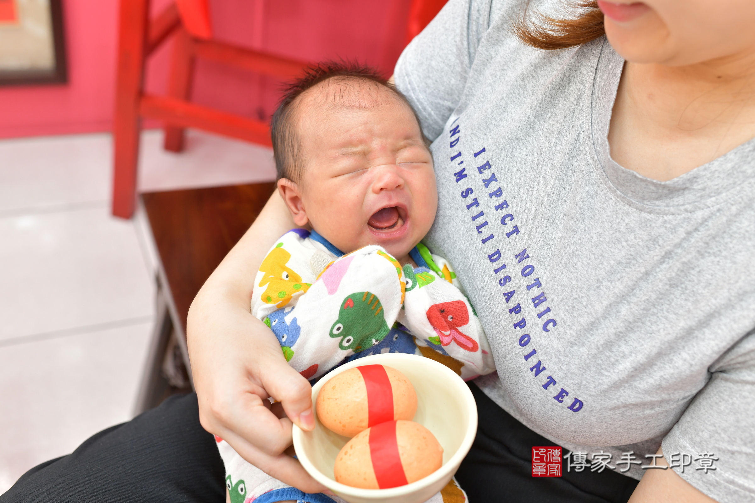 小熹寶寶(台中市北區嬰兒寶寶滿月剃頭理髮、嬰兒剃胎毛儀式吉祥話)。中國風會場，爸媽寶貝穿「日中韓」古裝禮服。專業拍照、證書。★購買「臍帶章、肚臍章、胎毛筆刷印章」贈送：剃頭、收涎、抓周，三選一。2024.6.9，照片7