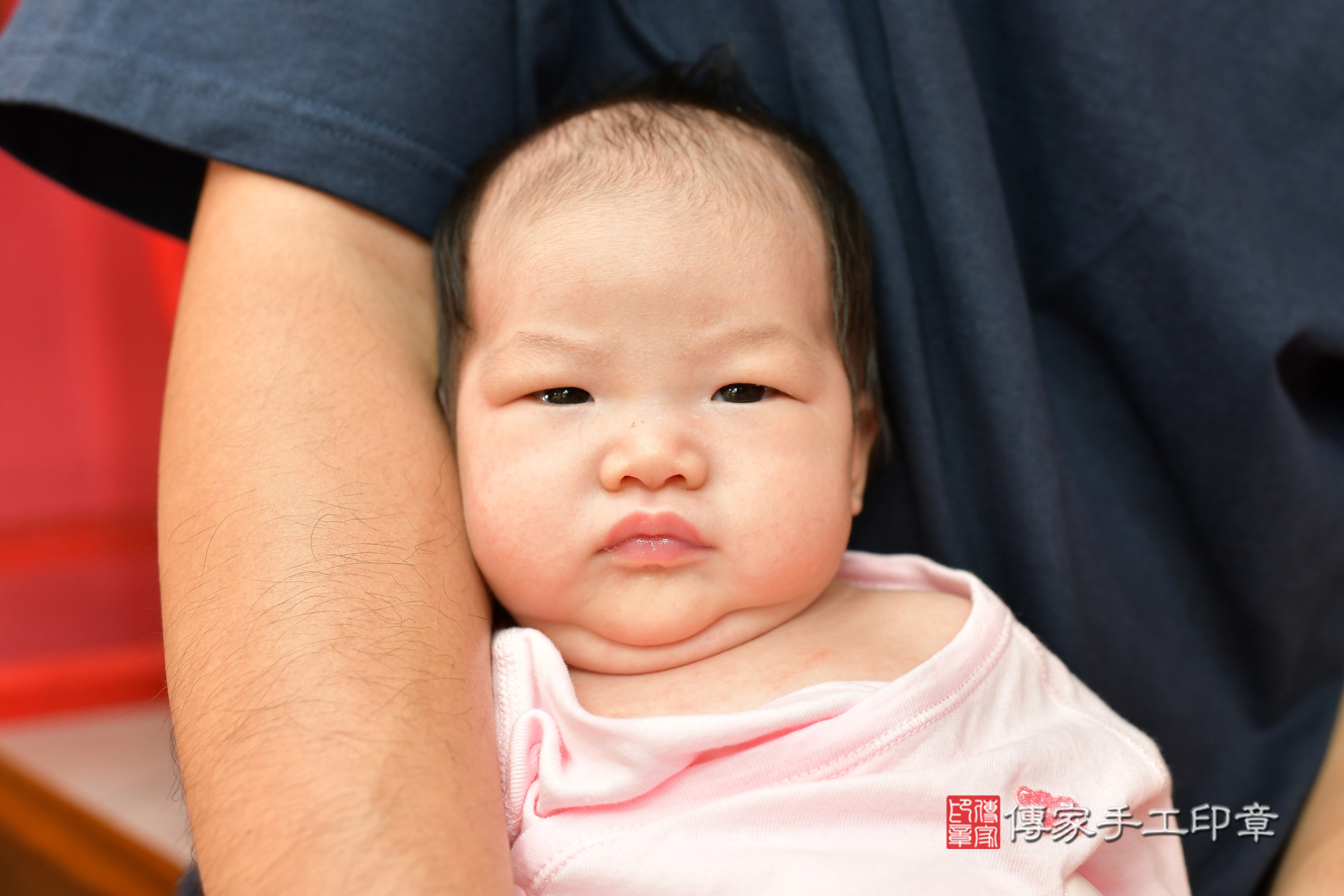 涵涵寶寶(台中市北區嬰兒寶寶滿月剃頭理髮、嬰兒剃胎毛儀式吉祥話)。中國風會場，爸媽寶貝穿「日中韓」古裝禮服。專業拍照、證書。★購買「臍帶章、肚臍章、胎毛筆刷印章」贈送：剃頭、收涎、抓周，三選一。2024.6.29，照片1