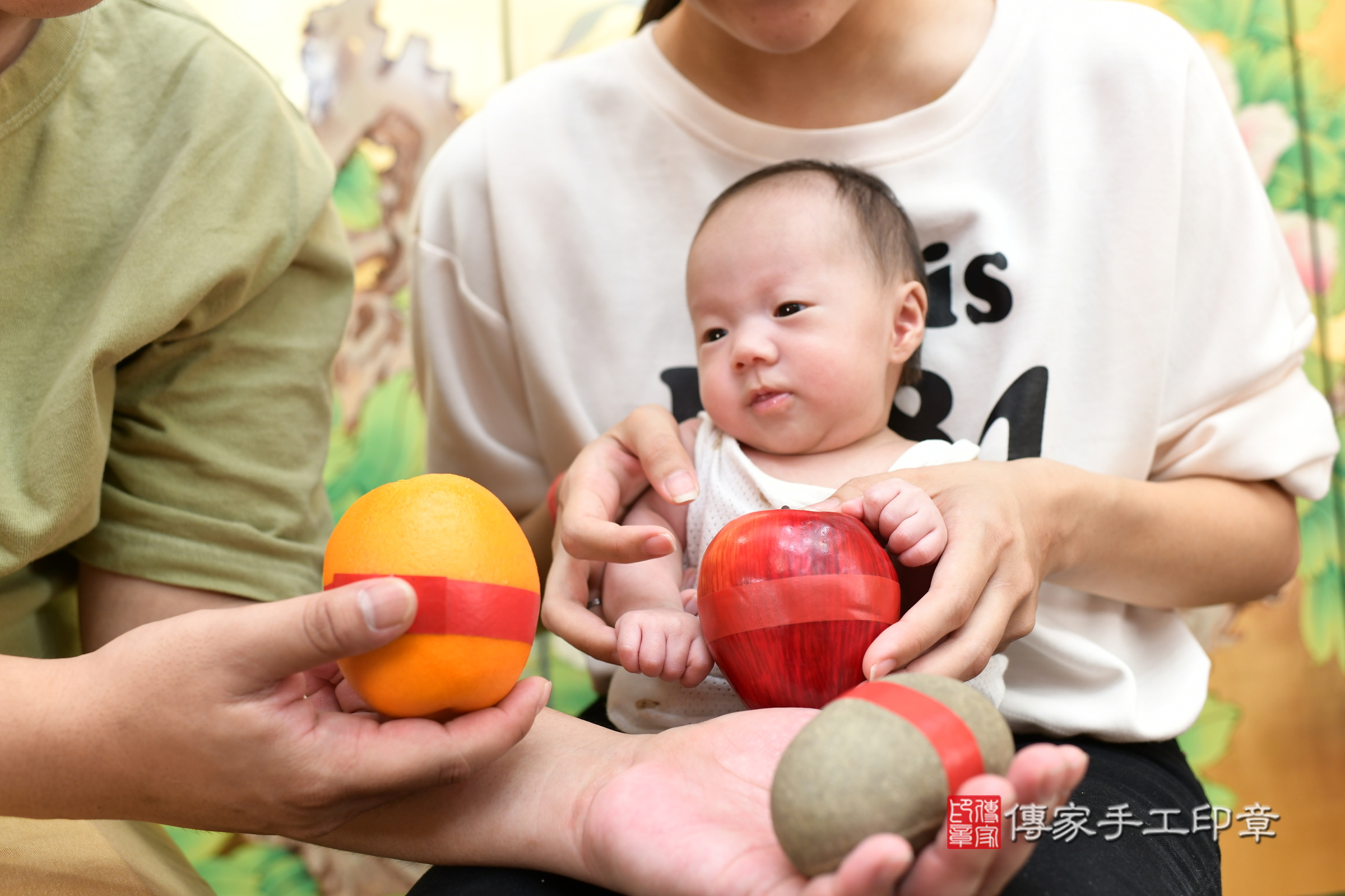 小汐寶寶(台北市大同區嬰兒寶寶滿月剃頭理髮、嬰兒剃胎毛儀式吉祥話)。中國風會場，爸媽寶貝穿「日中韓」古裝禮服。專業拍照、證書。★購買「臍帶章、肚臍章、胎毛筆刷印章」贈送：剃頭、收涎、抓周，三選一。2024.7.3，照片12