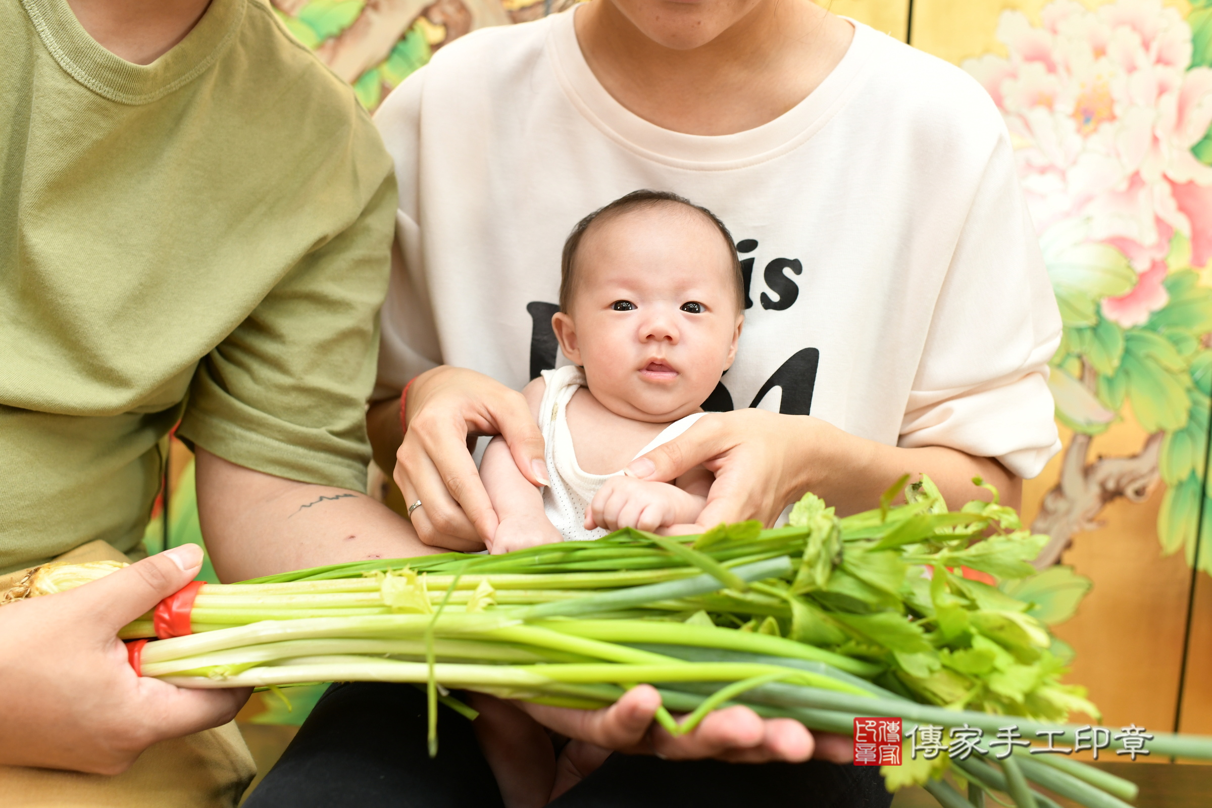 小汐寶寶(台北市大同區嬰兒寶寶滿月剃頭理髮、嬰兒剃胎毛儀式吉祥話)。中國風會場，爸媽寶貝穿「日中韓」古裝禮服。專業拍照、證書。★購買「臍帶章、肚臍章、胎毛筆刷印章」贈送：剃頭、收涎、抓周，三選一。2024.7.3，照片16