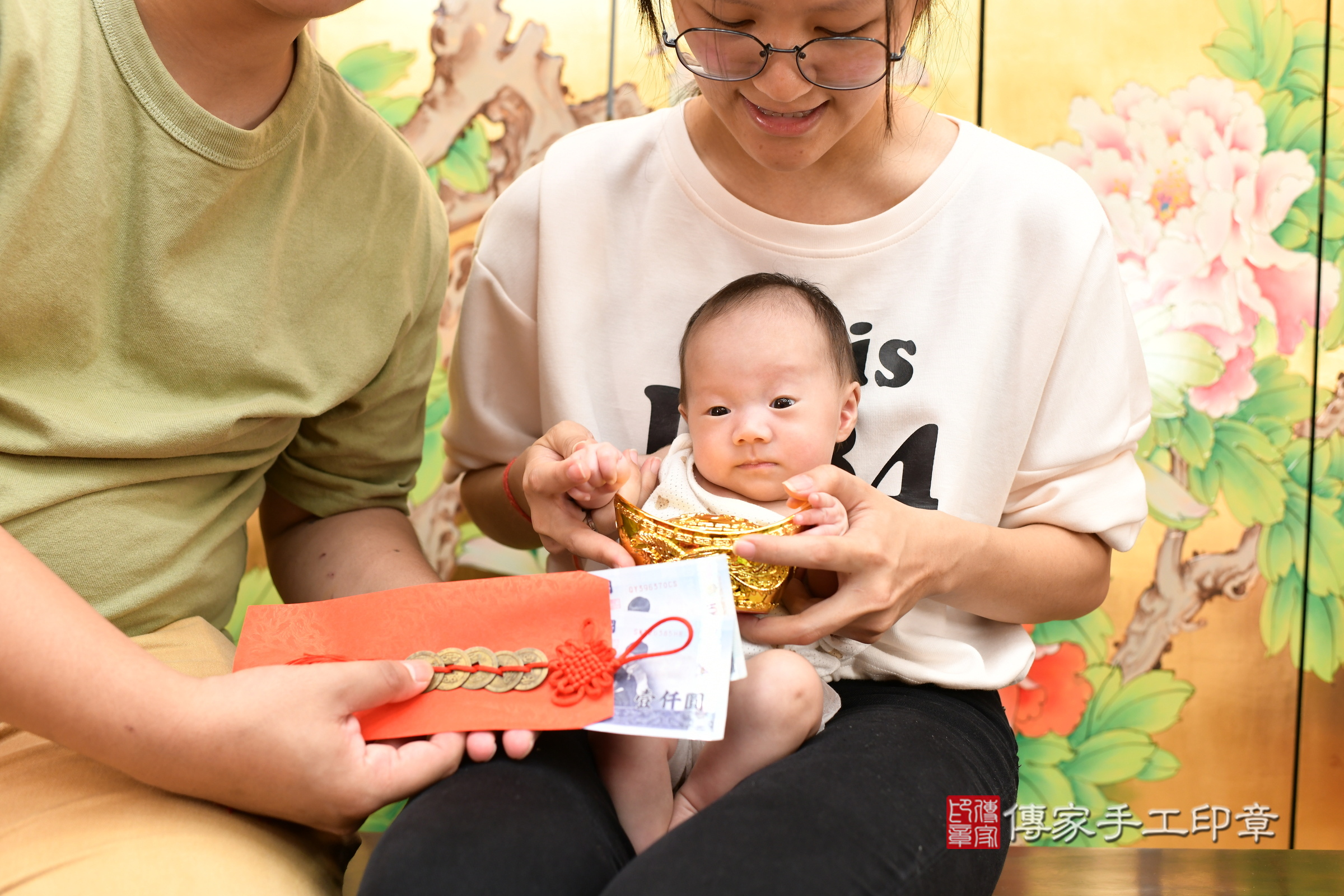 小汐寶寶(台北市大同區嬰兒寶寶滿月剃頭理髮、嬰兒剃胎毛儀式吉祥話)。中國風會場，爸媽寶貝穿「日中韓」古裝禮服。專業拍照、證書。★購買「臍帶章、肚臍章、胎毛筆刷印章」贈送：剃頭、收涎、抓周，三選一。2024.7.3，照片18