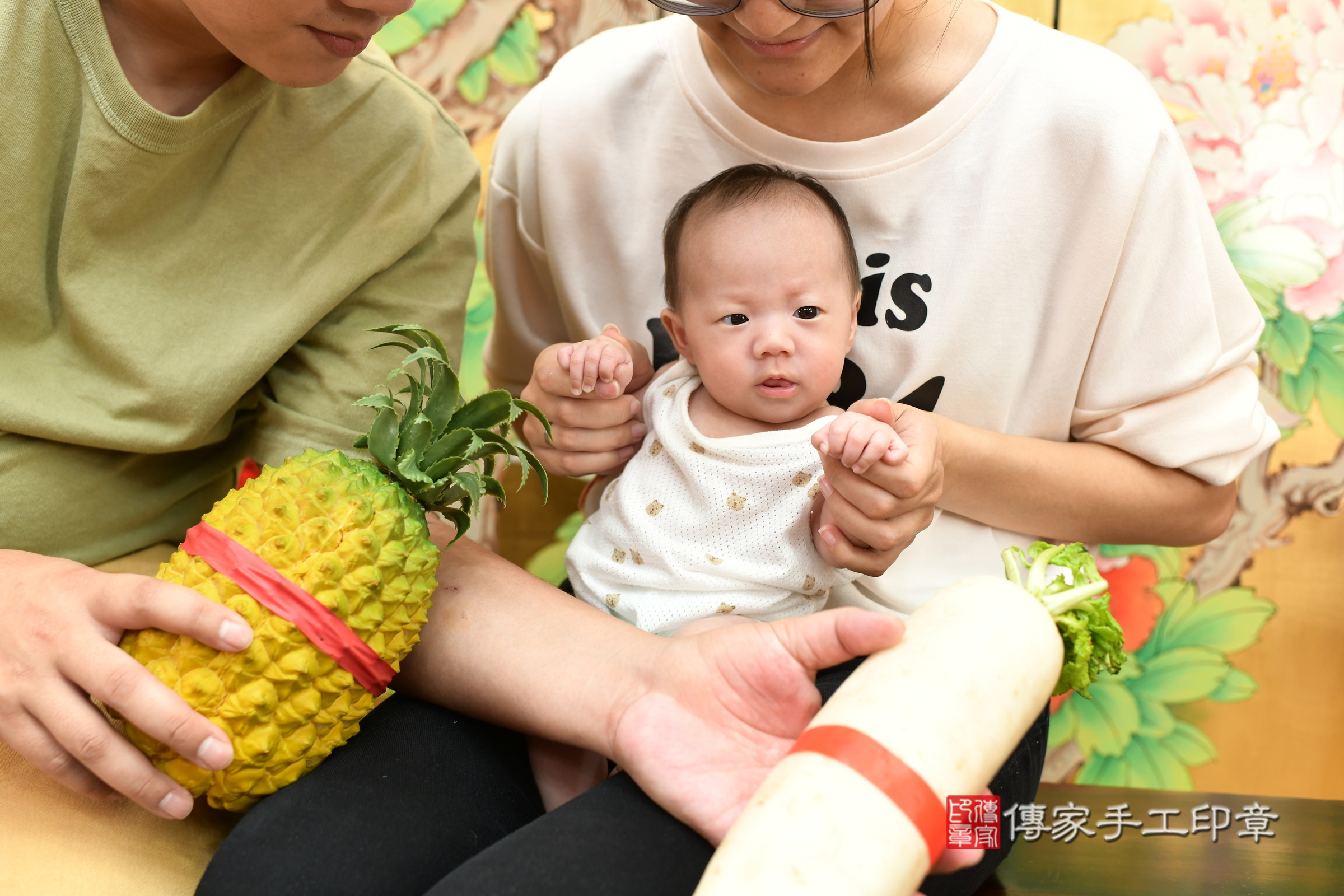 小汐寶寶(台北市大同區嬰兒寶寶滿月剃頭理髮、嬰兒剃胎毛儀式吉祥話)。中國風會場，爸媽寶貝穿「日中韓」古裝禮服。專業拍照、證書。★購買「臍帶章、肚臍章、胎毛筆刷印章」贈送：剃頭、收涎、抓周，三選一。2024.7.3，照片14