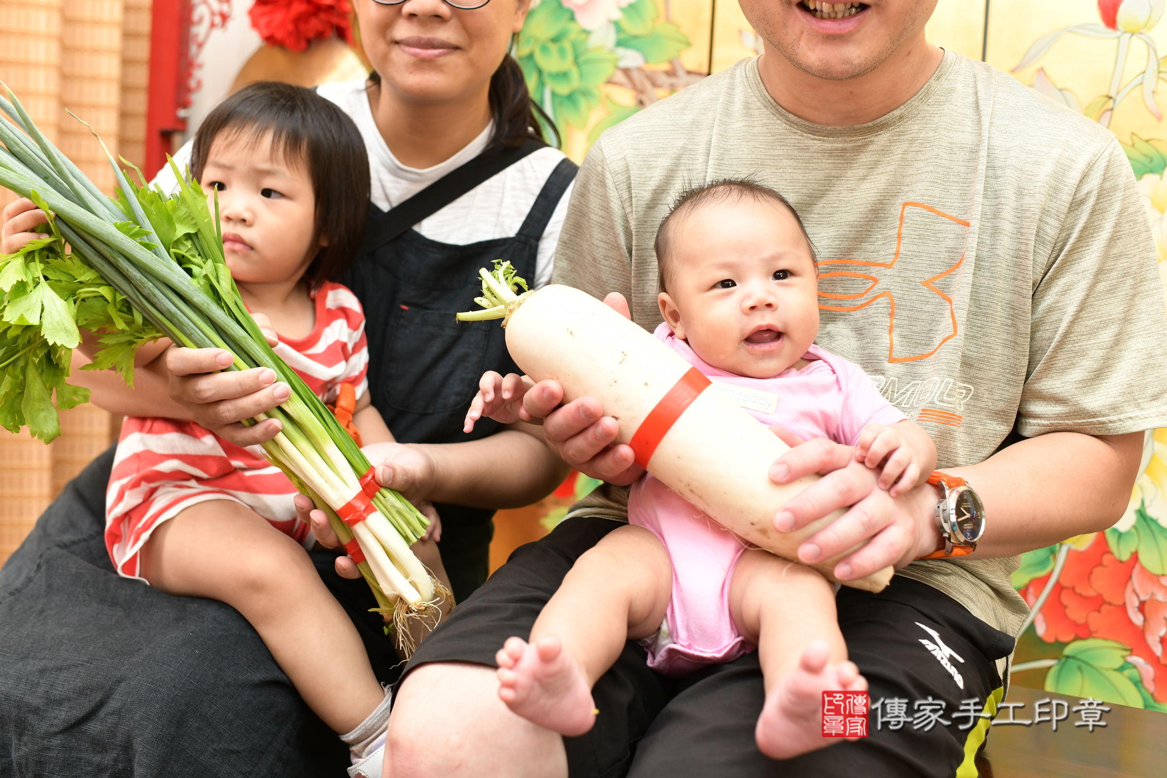 小航寶寶(台北市大同區嬰兒寶寶滿月剃頭理髮、嬰兒剃胎毛儀式吉祥話)。中國風會場，爸媽寶貝穿「日中韓」古裝禮服。專業拍照、證書。★購買「臍帶章、肚臍章、胎毛筆刷印章」贈送：剃頭、收涎、抓周，三選一。2024.7.6，照片16