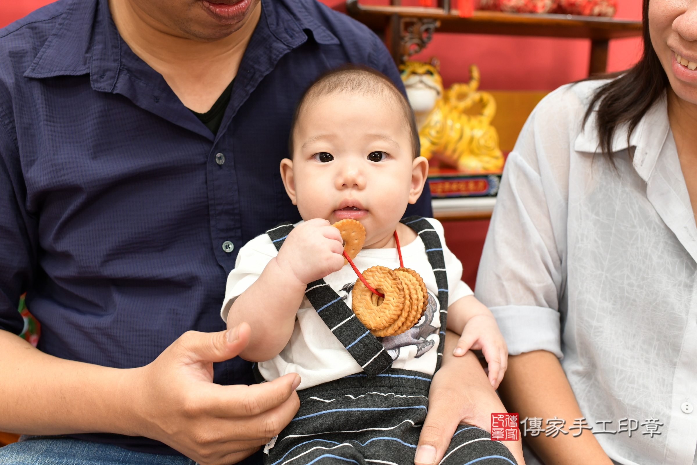 新北市永和區小宏寶寶收涎推薦：傳家新北店收涎中國風會場，嬰兒古禮收涎收口水流程儀式、收涎吉祥話、收涎餅乾、收涎拍照。收涎證書。2024.7.11，照片7