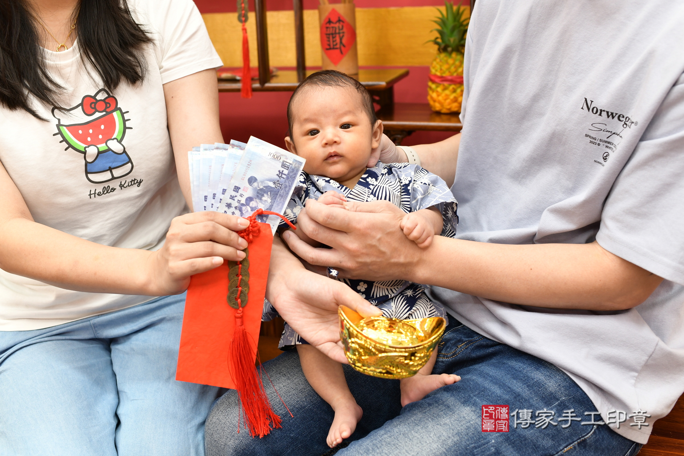 皓皓寶寶(新北市永和區嬰兒寶寶滿月剃頭理髮、嬰兒剃胎毛儀式吉祥話)。中國風會場，爸媽寶貝穿「日中韓」古裝禮服。專業拍照、證書。★購買「臍帶章、肚臍章、胎毛筆刷印章」贈送：剃頭、收涎、抓周，三選一。2024.7.11，照片13