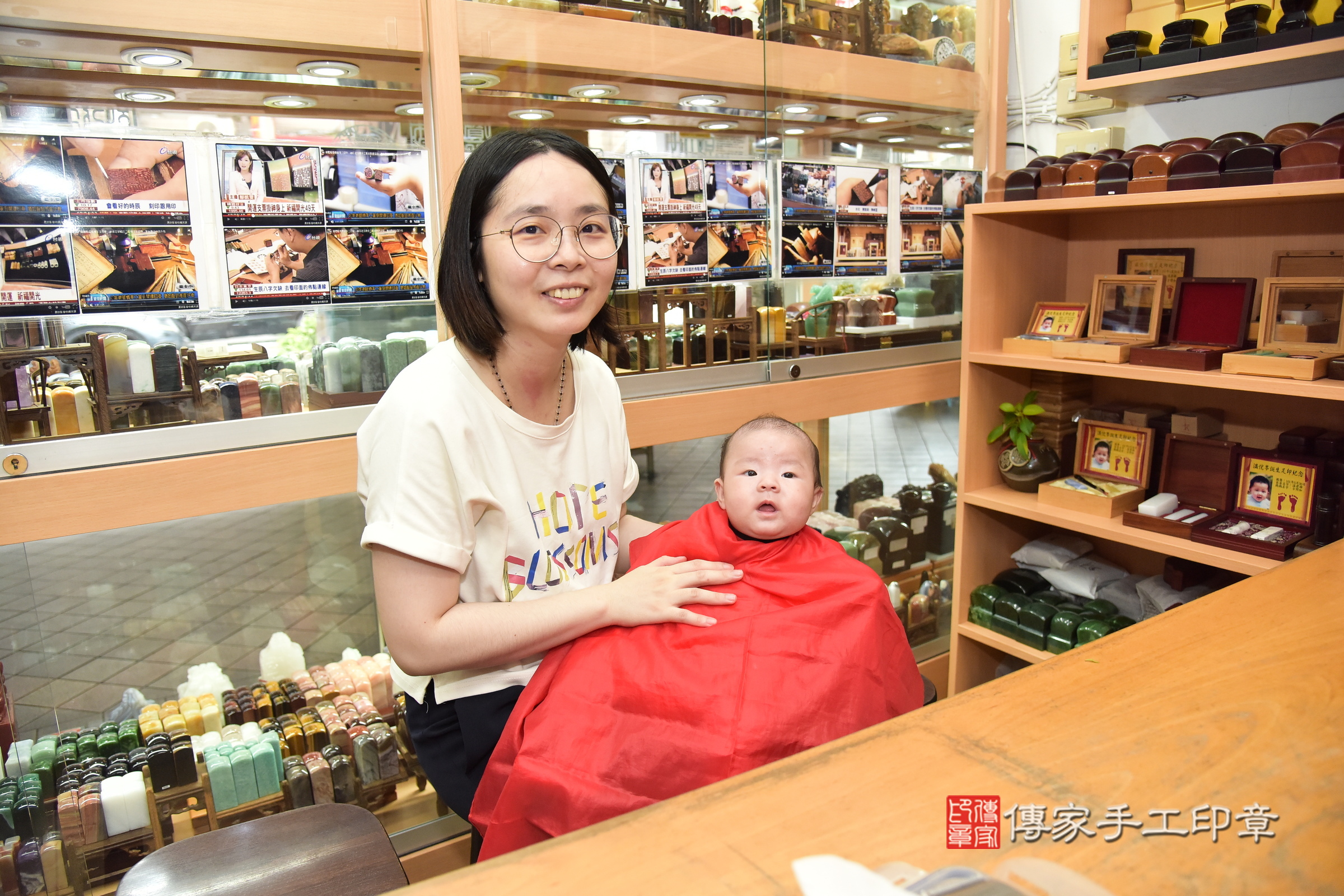 霏霏寶寶(新北市永和區嬰兒寶寶滿月剃頭理髮、嬰兒剃胎毛儀式吉祥話)。中國風會場，爸媽寶貝穿「日中韓」古裝禮服。專業拍照、證書。★購買「臍帶章、肚臍章、胎毛筆刷印章」贈送：剃頭、收涎、抓周，三選一。2024.7.13，照片22