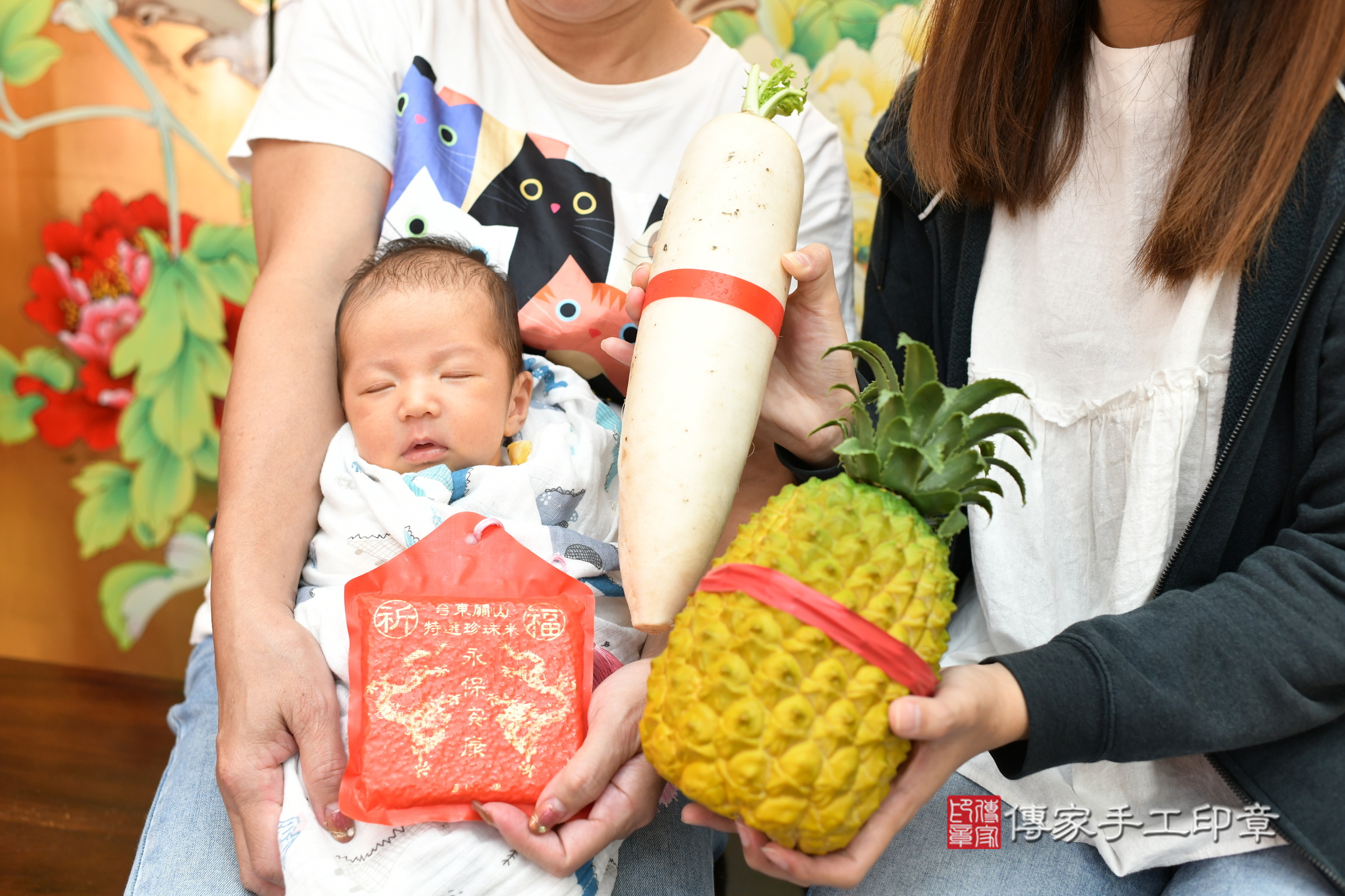 小宇寶寶(台北市大同區嬰兒寶寶滿月剃頭理髮、嬰兒剃胎毛儀式吉祥話)。中國風會場，爸媽寶貝穿「日中韓」古裝禮服。專業拍照、證書。★購買「臍帶章、肚臍章、胎毛筆刷印章」贈送：剃頭、收涎、抓周，三選一。2024.7.11，照片5