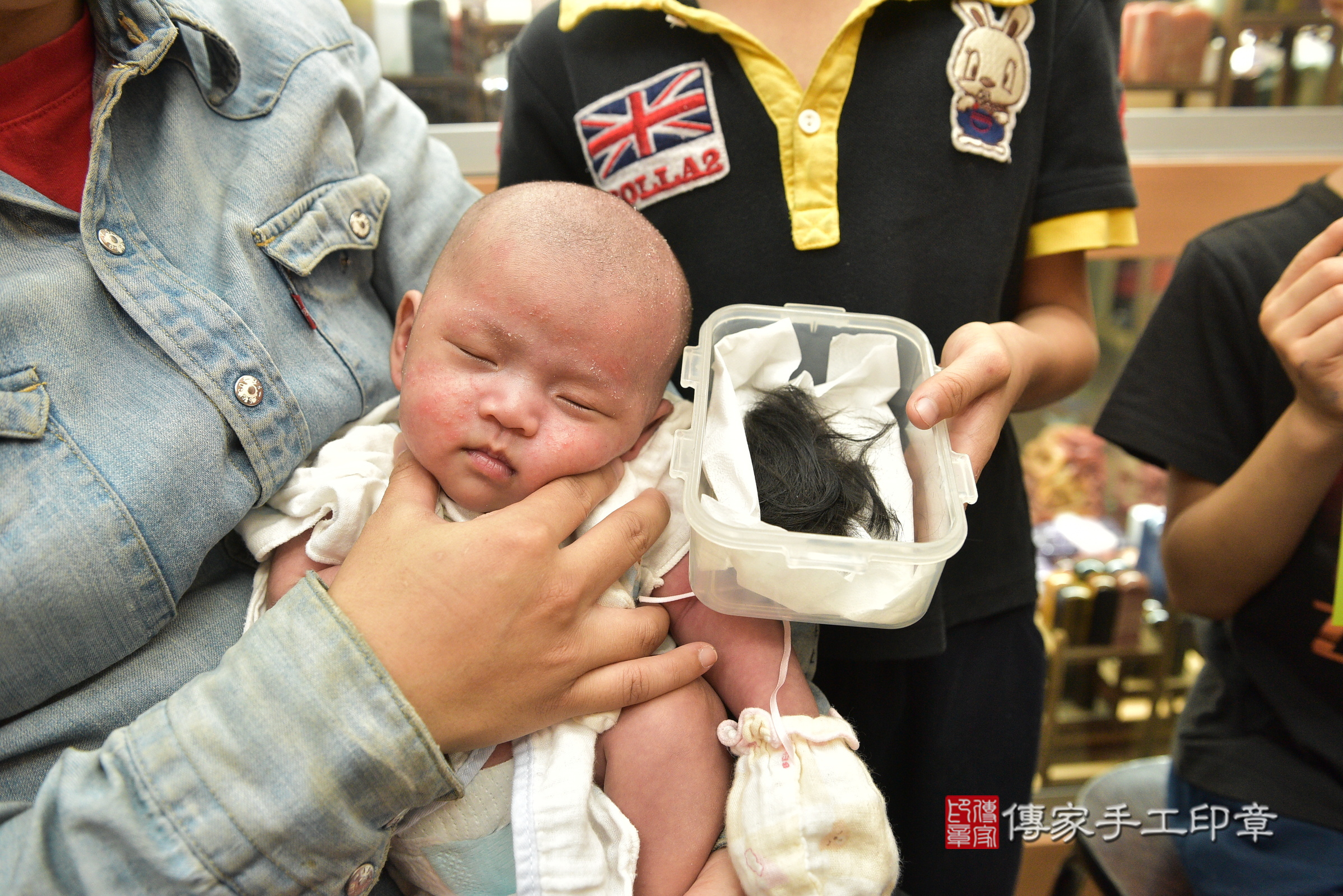 曼曼寶寶(新北市永和區嬰兒寶寶滿月剃頭理髮、嬰兒剃胎毛儀式吉祥話)。中國風會場，爸媽寶貝穿「日中韓」古裝禮服。專業拍照、證書。★購買「臍帶章、肚臍章、胎毛筆刷印章」贈送：剃頭、收涎、抓周，三選一。2024.7.12，照片13