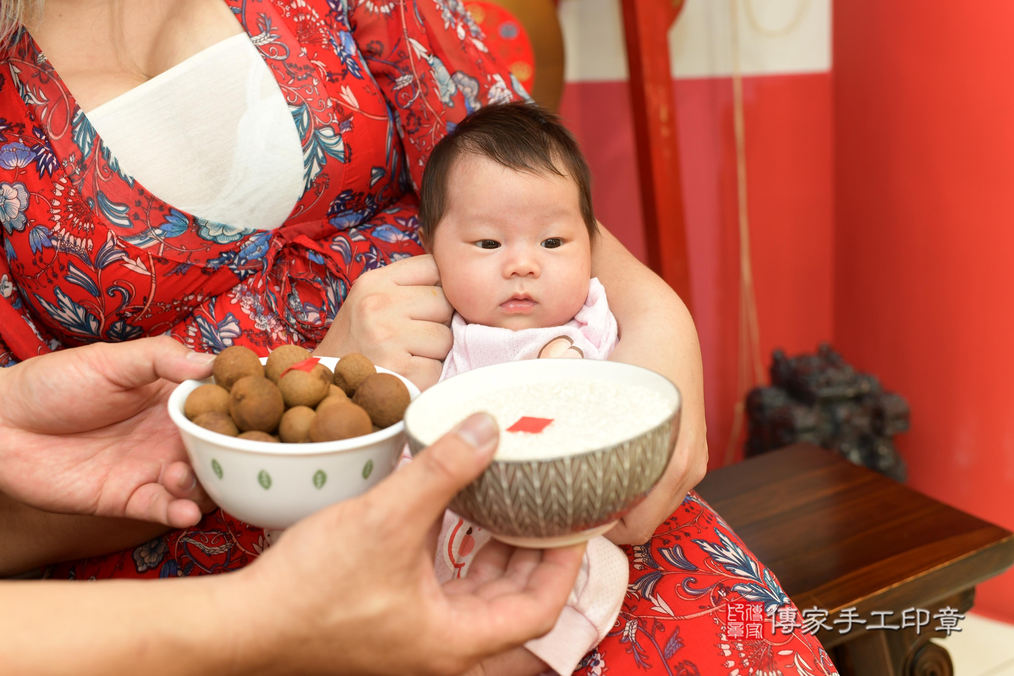 傳家手工印章高雄店、抓周、度脺、中國風會場、傳家嬰兒古禮、吉祥話、抓周道具物品24種、拍照。抓周證書。寶寶抓周、滿周歲、生日快樂、祝福