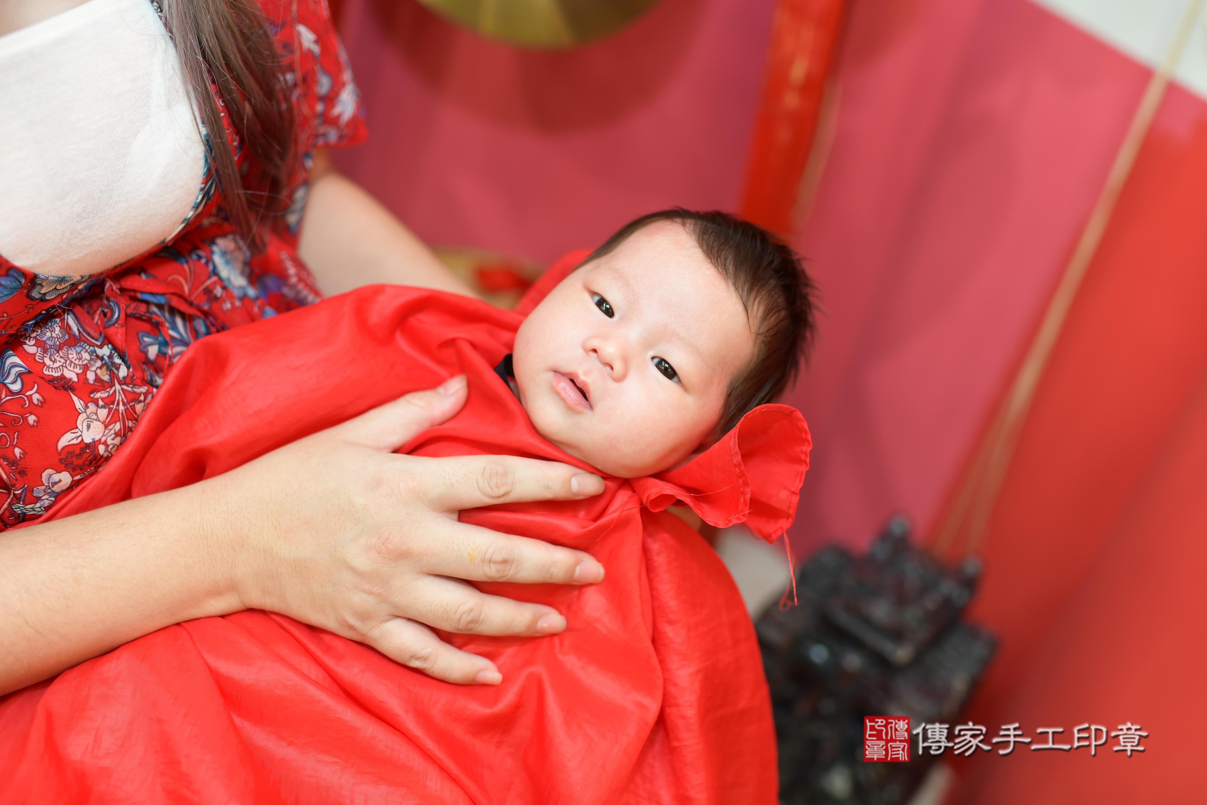 傳家手工印章高雄店、抓周、度脺、中國風會場、傳家嬰兒古禮、吉祥話、抓周道具物品24種、拍照。抓周證書。寶寶抓周、滿周歲、生日快樂、祝福