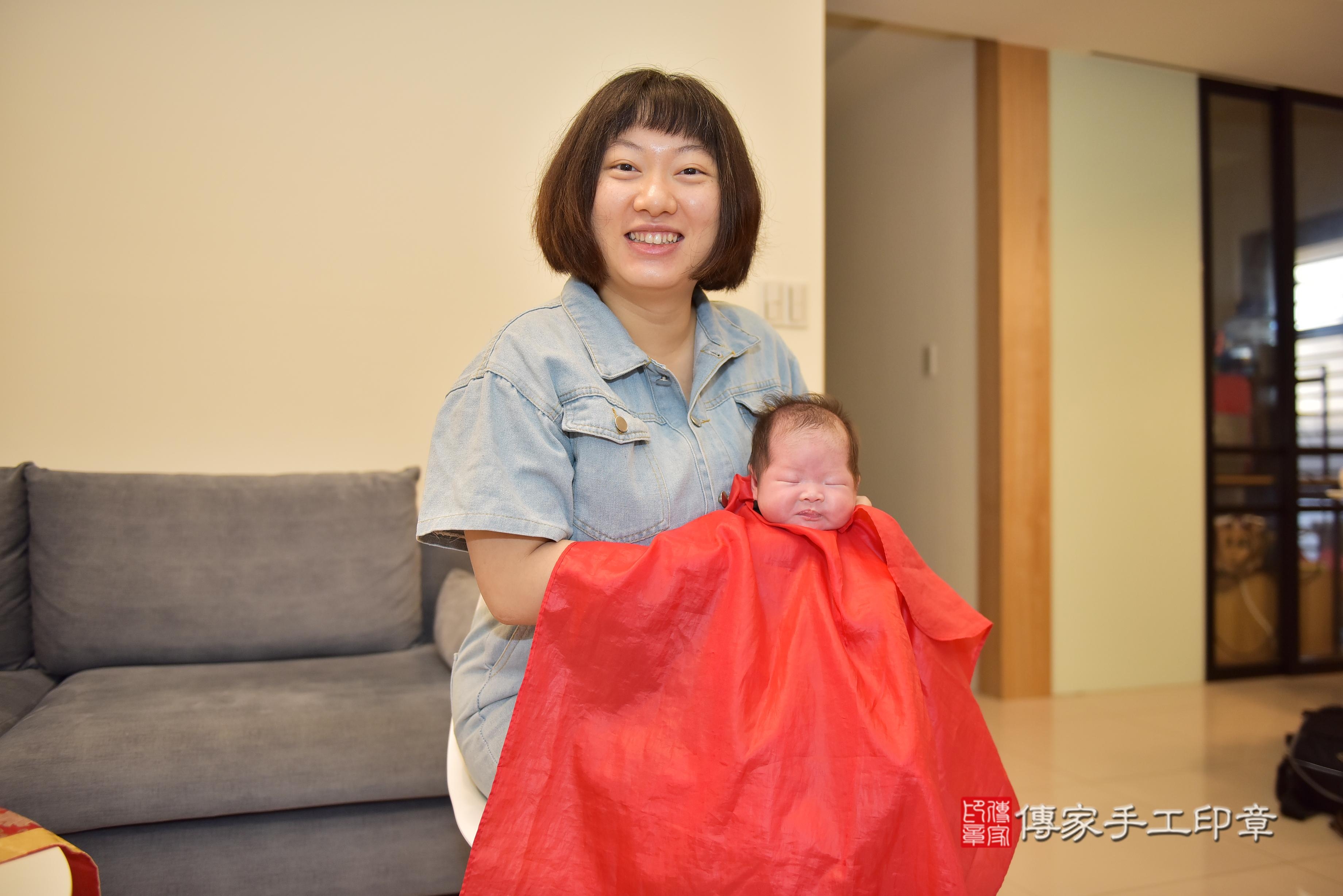 傳家手工印章高雄店、抓周、度脺、中國風會場、傳家嬰兒古禮、吉祥話、抓周道具物品24種、拍照。抓周證書。寶寶抓周、滿周歲、生日快樂、祝福