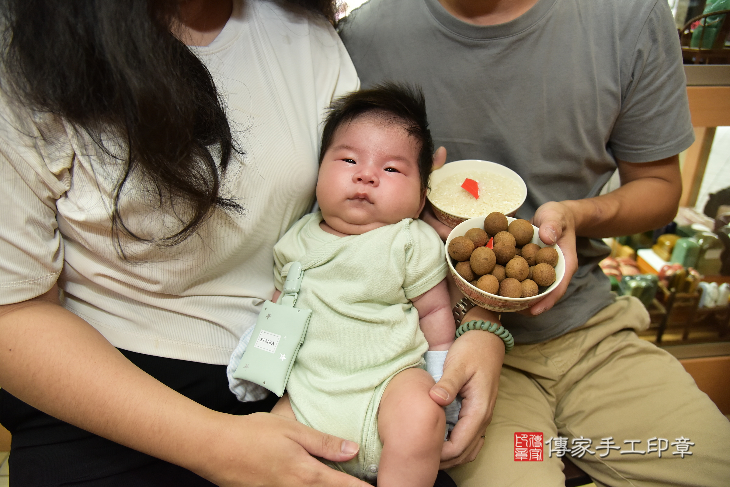 小濬寶寶(新北市永和區嬰兒寶寶滿月剃頭理髮、嬰兒剃胎毛儀式吉祥話)。中國風會場，爸媽寶貝穿「日中韓」古裝禮服。專業拍照、證書。★購買「臍帶章、肚臍章、胎毛筆刷印章」贈送：剃頭、收涎、抓周，三選一。2024.7.20，照片7