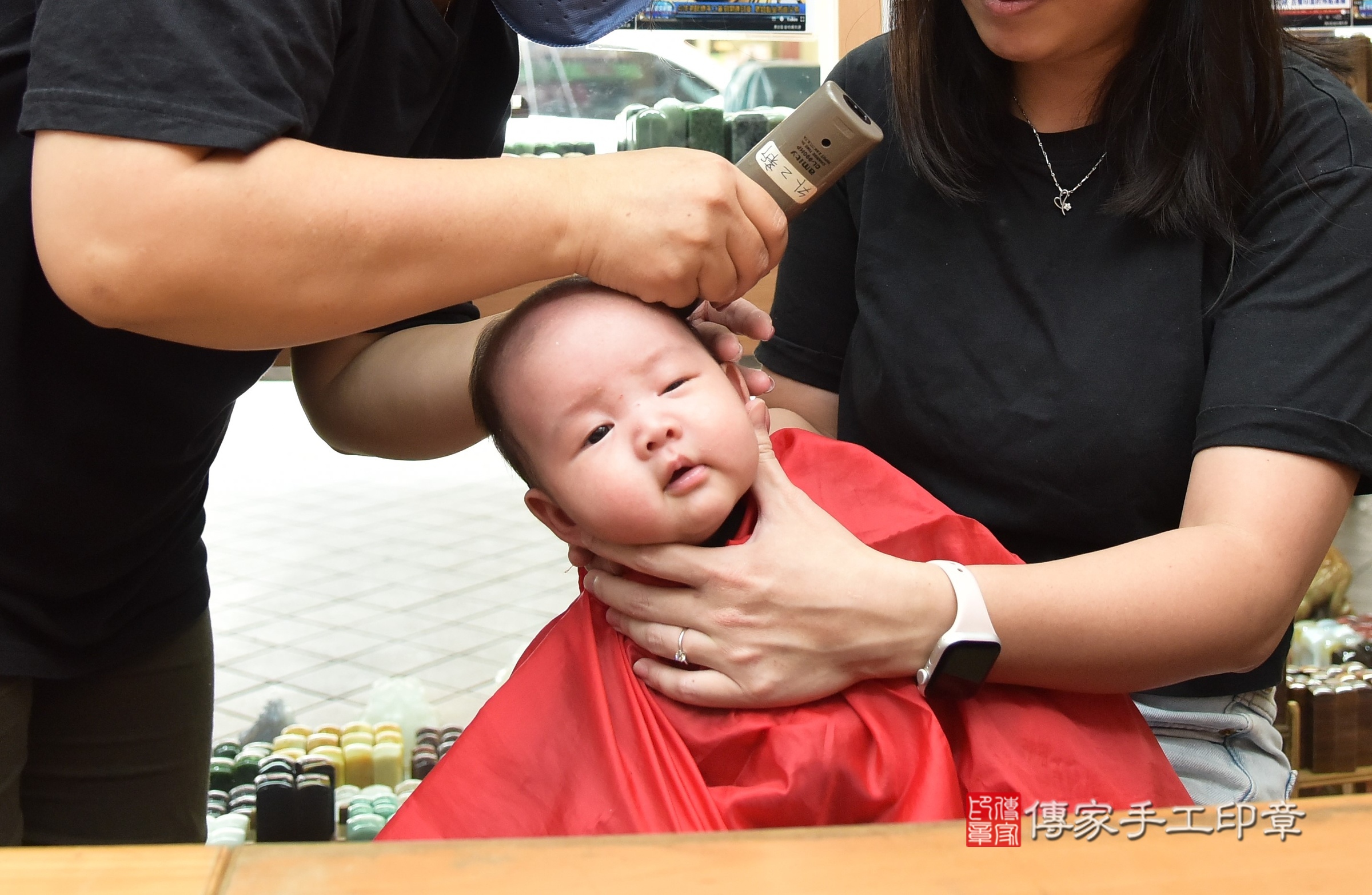 辰辰寶寶(新北市永和區嬰兒寶寶滿月剃頭理髮、嬰兒剃胎毛儀式吉祥話)。中國風會場，爸媽寶貝穿「日中韓」古裝禮服。專業拍照、證書。★購買「臍帶章、肚臍章、胎毛筆刷印章」贈送：剃頭、收涎、抓周，三選一。2024.7.20，照片18