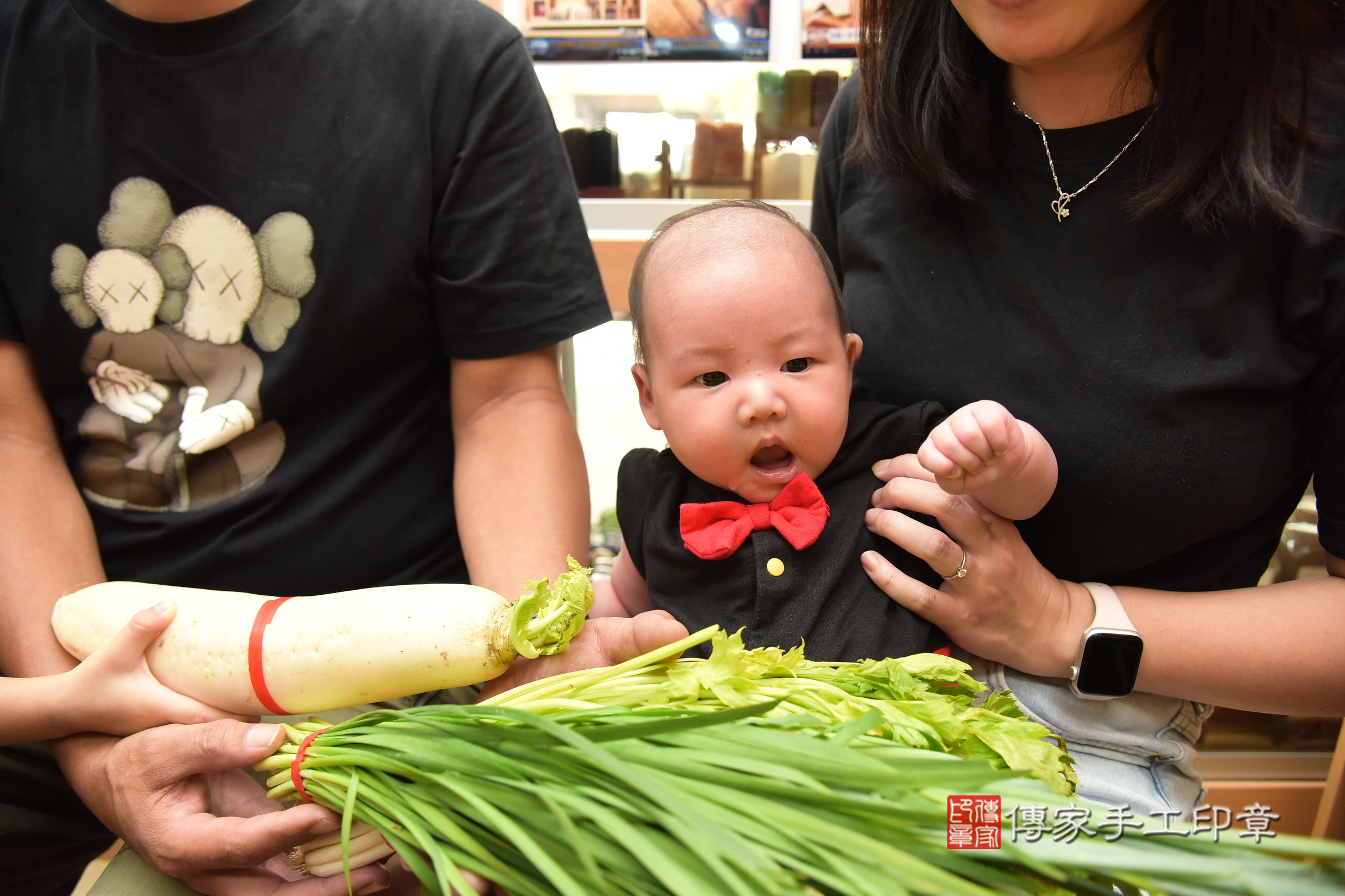 辰辰寶寶(新北市永和區嬰兒寶寶滿月剃頭理髮、嬰兒剃胎毛儀式吉祥話)。中國風會場，爸媽寶貝穿「日中韓」古裝禮服。專業拍照、證書。★購買「臍帶章、肚臍章、胎毛筆刷印章」贈送：剃頭、收涎、抓周，三選一。2024.7.20，照片11