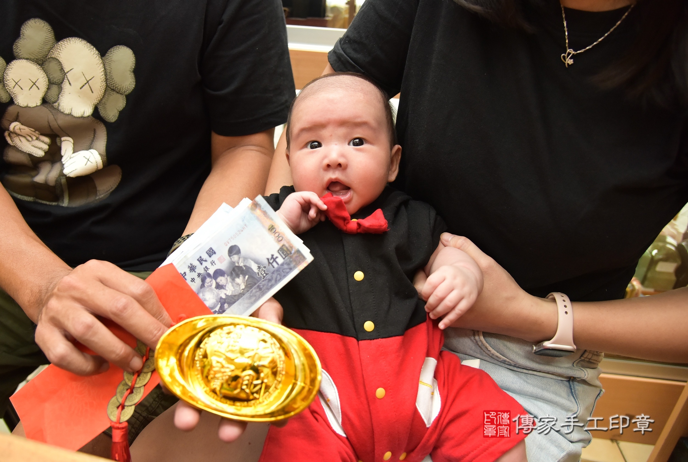 辰辰寶寶(新北市永和區嬰兒寶寶滿月剃頭理髮、嬰兒剃胎毛儀式吉祥話)。中國風會場，爸媽寶貝穿「日中韓」古裝禮服。專業拍照、證書。★購買「臍帶章、肚臍章、胎毛筆刷印章」贈送：剃頭、收涎、抓周，三選一。2024.7.20，照片15