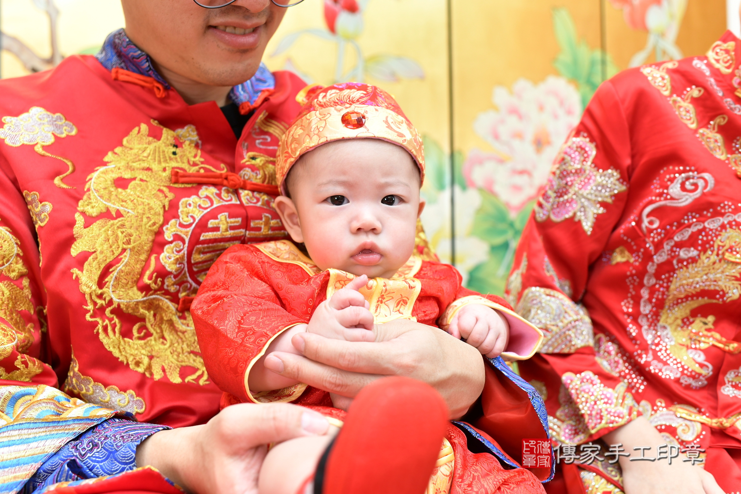 台北市大同區小謙寶寶收涎推薦：傳家台北店收涎中國風會場，嬰兒古禮收涎收口水流程儀式、收涎吉祥話、收涎餅乾、收涎拍照。收涎證書。2024.7.28，照片7