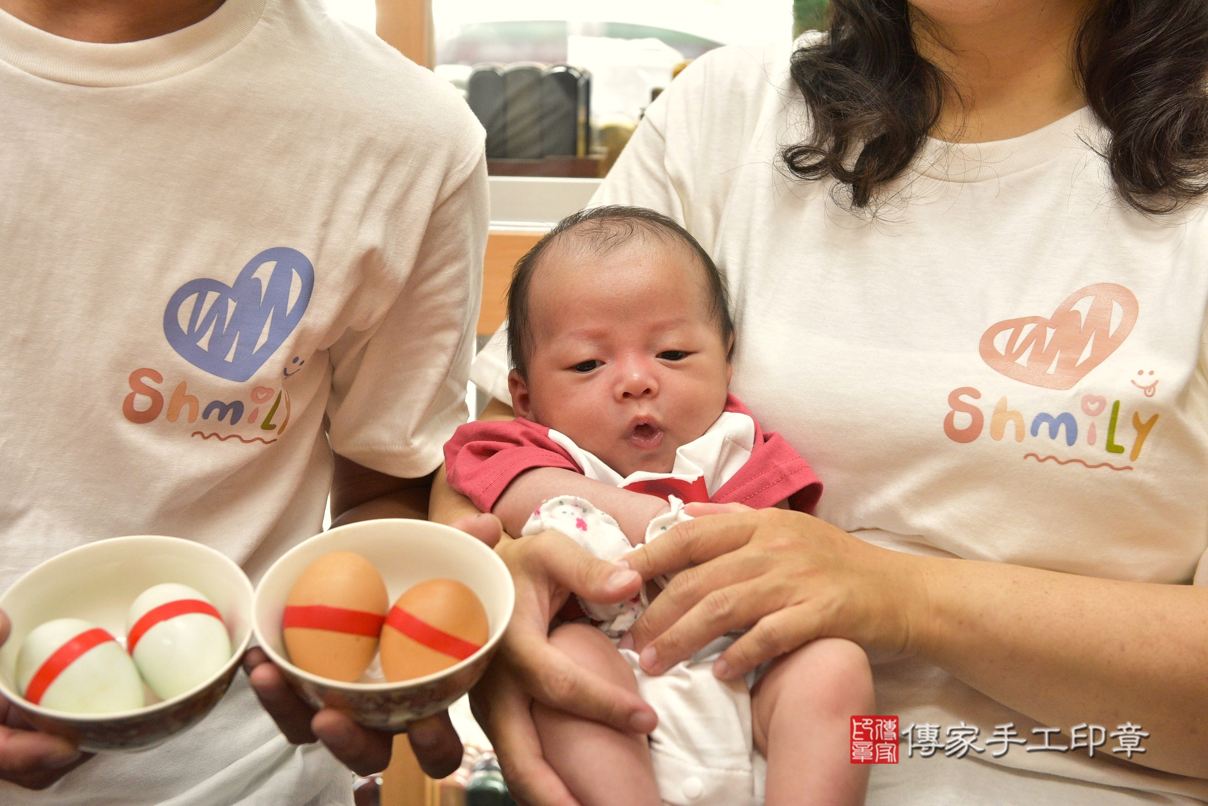 小縢寶寶(新北市永和區嬰兒寶寶滿月剃頭理髮、嬰兒剃胎毛儀式吉祥話)。中國風會場，爸媽寶貝穿「日中韓」古裝禮服。專業拍照、證書。★購買「臍帶章、肚臍章、胎毛筆刷印章」贈送：剃頭、收涎、抓周，三選一。2024.8.4，照片3