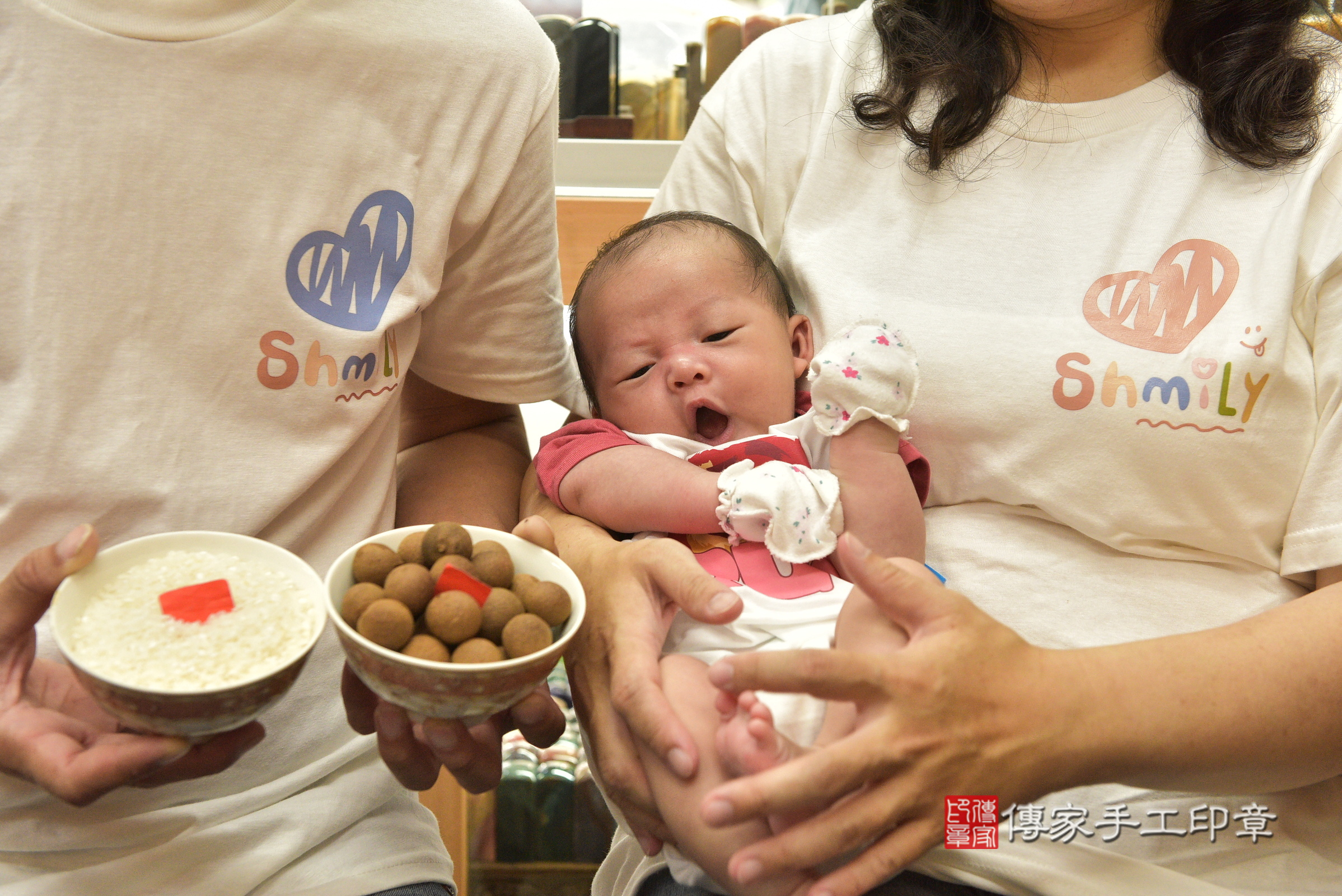 小縢寶寶(新北市永和區嬰兒寶寶滿月剃頭理髮、嬰兒剃胎毛儀式吉祥話)。中國風會場，爸媽寶貝穿「日中韓」古裝禮服。專業拍照、證書。★購買「臍帶章、肚臍章、胎毛筆刷印章」贈送：剃頭、收涎、抓周，三選一。2024.8.4，照片4