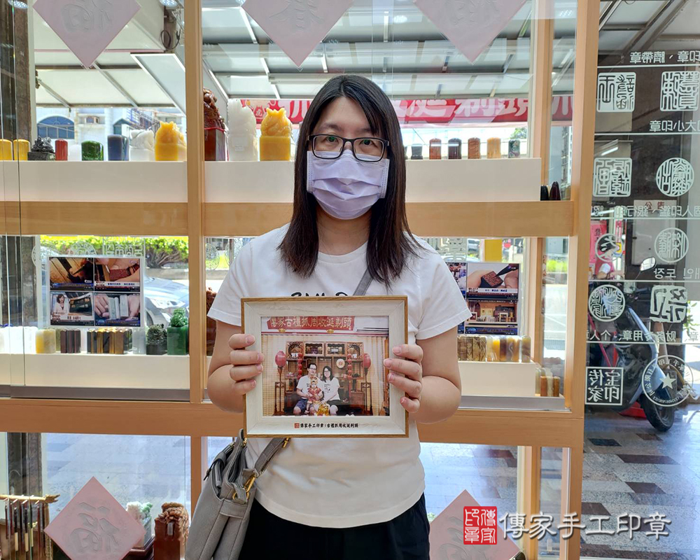 台南市新化區侒侒寶貝抓周推薦：傳家台南店抓周度脺中國風會場，嬰兒古禮抓周流程儀式吉祥話、抓周道具物品24種、拍照。抓周證書。2024.08.03