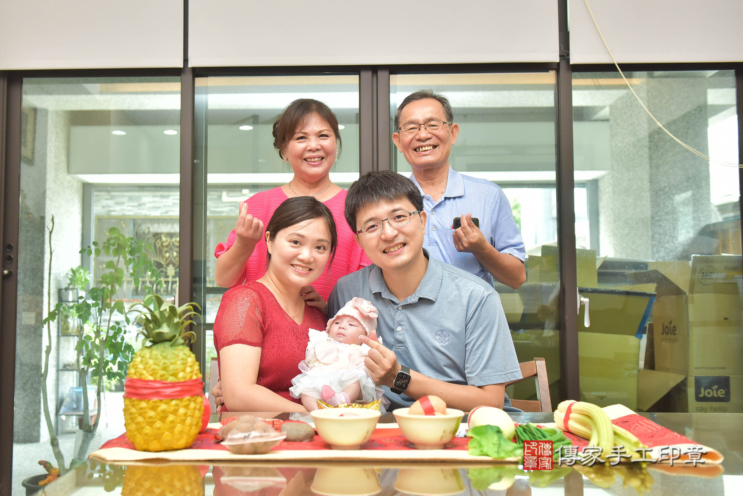 小槿寶寶(台中市南屯區到府嬰兒小槿寶寶滿月剃頭理髮、到府嬰兒剃胎毛儀式吉祥話)。到府剃頭剃胎毛主持、專業拍照、證書。★購買「臍帶章、肚臍章、胎毛筆刷印章」贈送：剃頭、收涎、抓周，三選一。2024.7.27，照片6