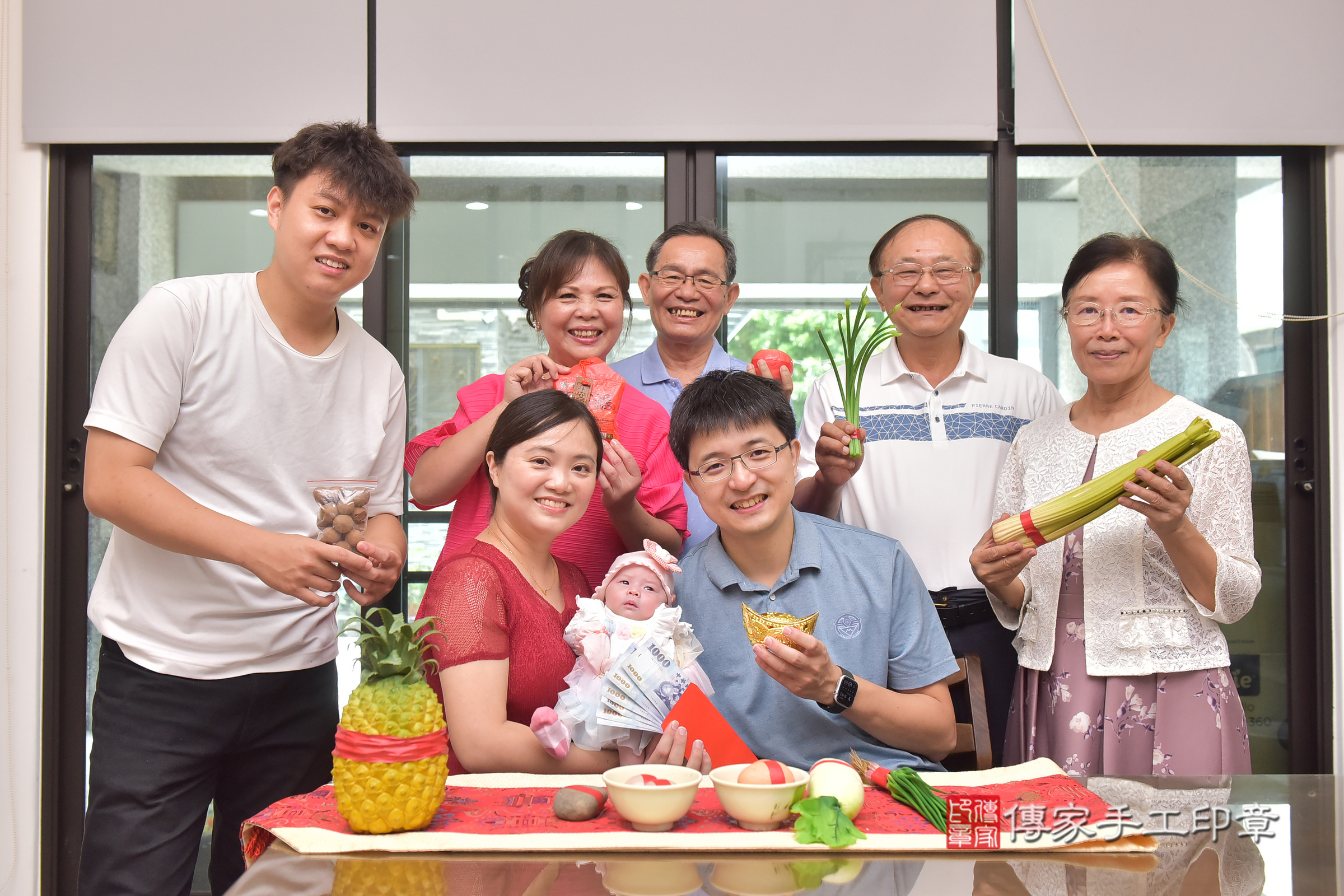 小槿寶寶(台中市南屯區到府嬰兒小槿寶寶滿月剃頭理髮、到府嬰兒剃胎毛儀式吉祥話)。到府剃頭剃胎毛主持、專業拍照、證書。★購買「臍帶章、肚臍章、胎毛筆刷印章」贈送：剃頭、收涎、抓周，三選一。2024.7.27，照片11