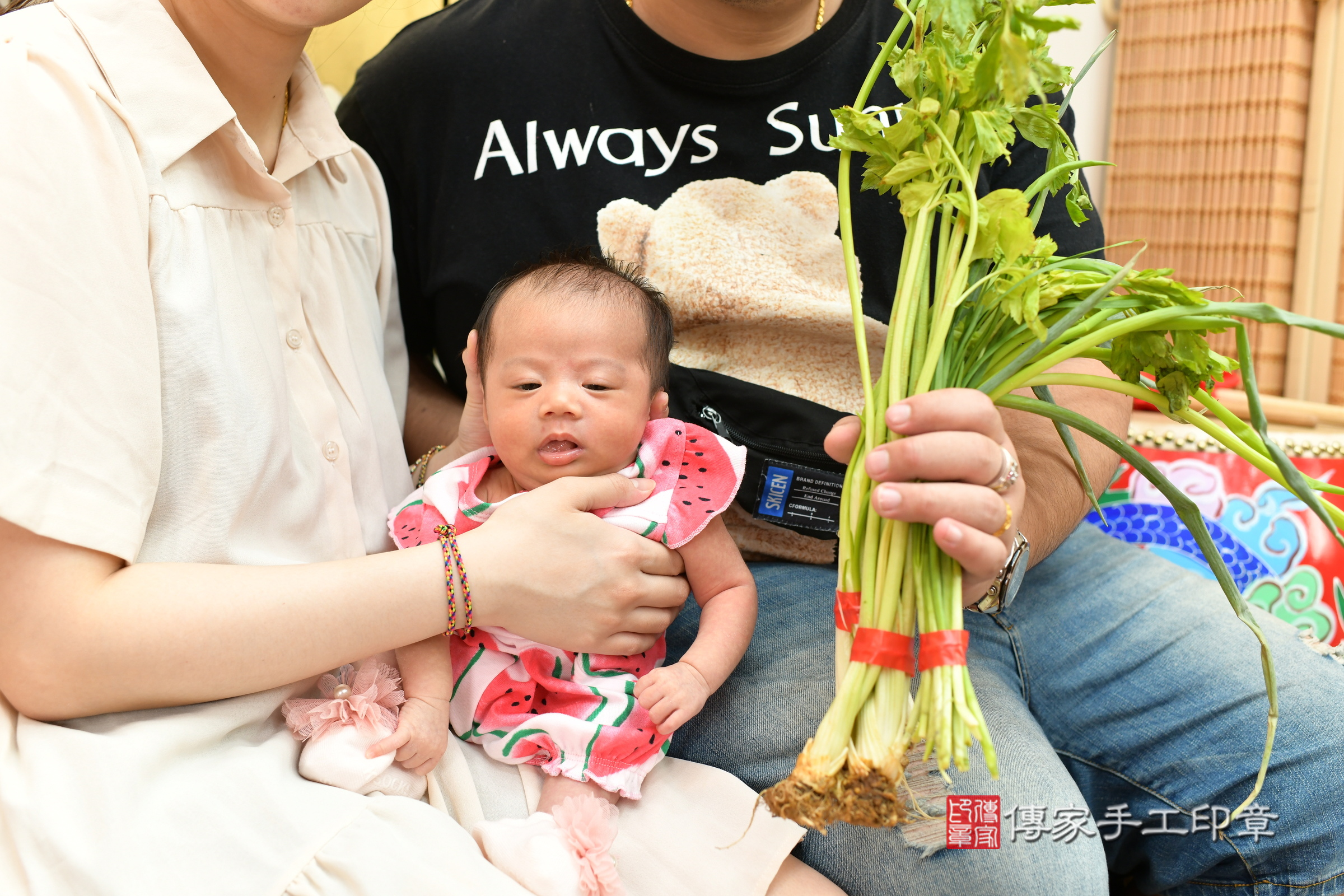 昕昕寶寶(台北市大同區嬰兒寶寶滿月剃頭理髮、嬰兒剃胎毛儀式吉祥話)。中國風會場，爸媽寶貝穿「日中韓」古裝禮服。專業拍照、證書。★購買「臍帶章、肚臍章、胎毛筆刷印章」贈送：剃頭、收涎、抓周，三選一。2024.8.6，照片17