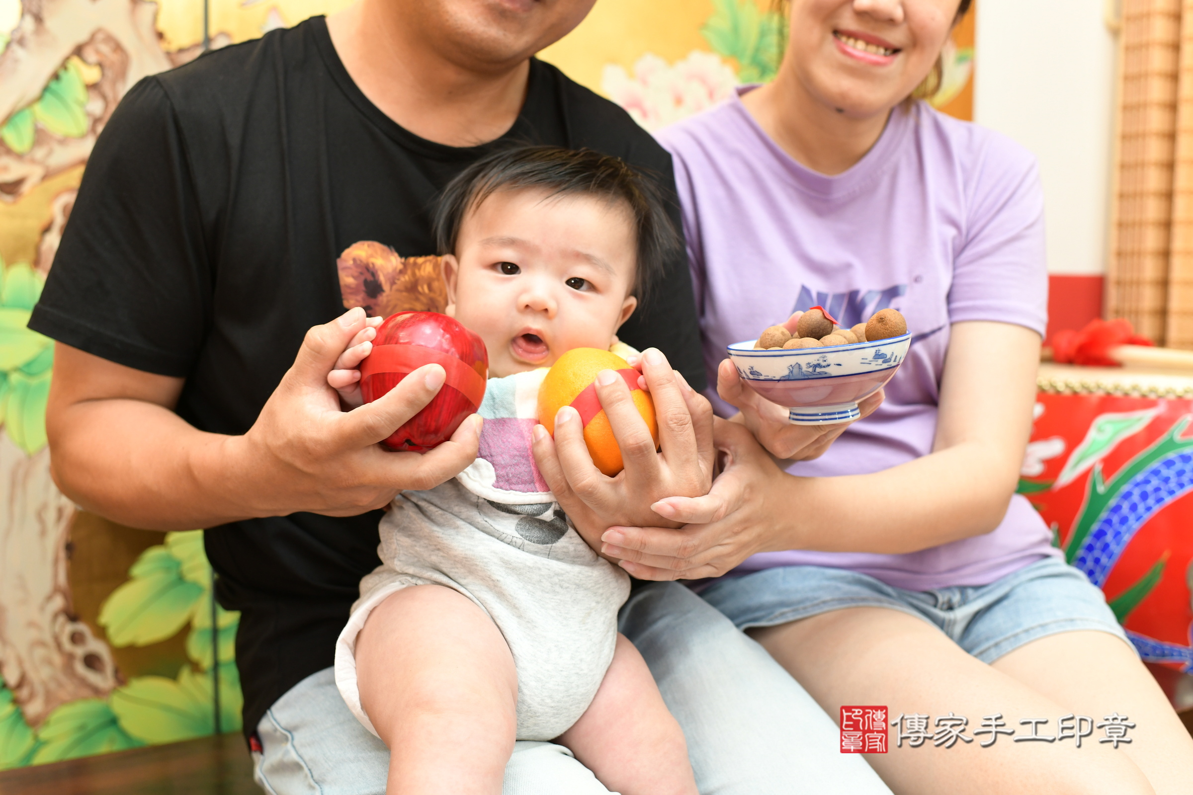 小夏寶寶(台北市大同區嬰兒寶寶滿月剃頭理髮、嬰兒剃胎毛儀式吉祥話)。中國風會場，爸媽寶貝穿「日中韓」古裝禮服。專業拍照、證書。★購買「臍帶章、肚臍章、胎毛筆刷印章」贈送：剃頭、收涎、抓周，三選一。2024.8.15，照片12