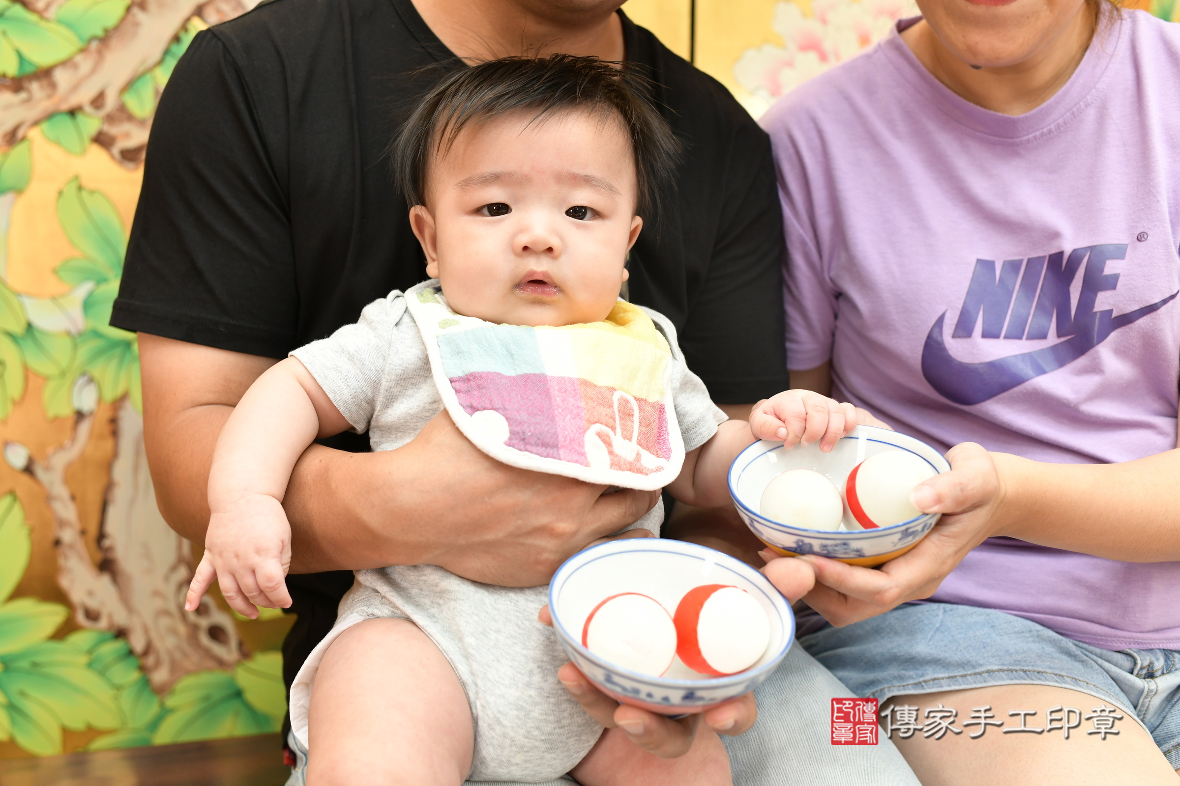 小夏寶寶(台北市大同區嬰兒寶寶滿月剃頭理髮、嬰兒剃胎毛儀式吉祥話)。中國風會場，爸媽寶貝穿「日中韓」古裝禮服。專業拍照、證書。★購買「臍帶章、肚臍章、胎毛筆刷印章」贈送：剃頭、收涎、抓周，三選一。2024.8.15，照片8