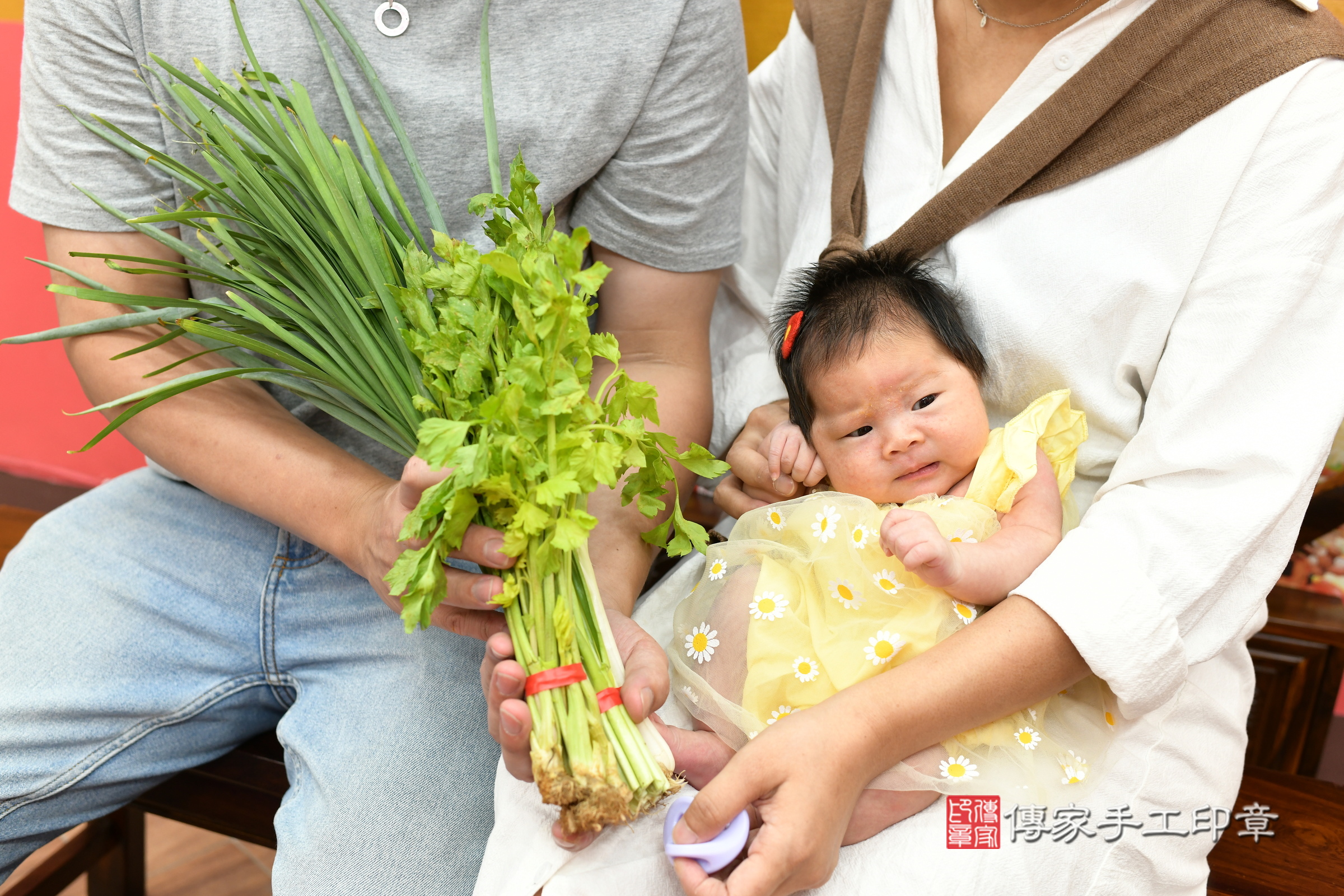 恬恬寶寶(新北市永和區嬰兒寶寶滿月剃頭理髮、嬰兒剃胎毛儀式吉祥話)。中國風會場，爸媽寶貝穿「日中韓」古裝禮服。專業拍照、證書。★購買「臍帶章、肚臍章、胎毛筆刷印章」贈送：剃頭、收涎、抓周，三選一。2024.8.22，照片7