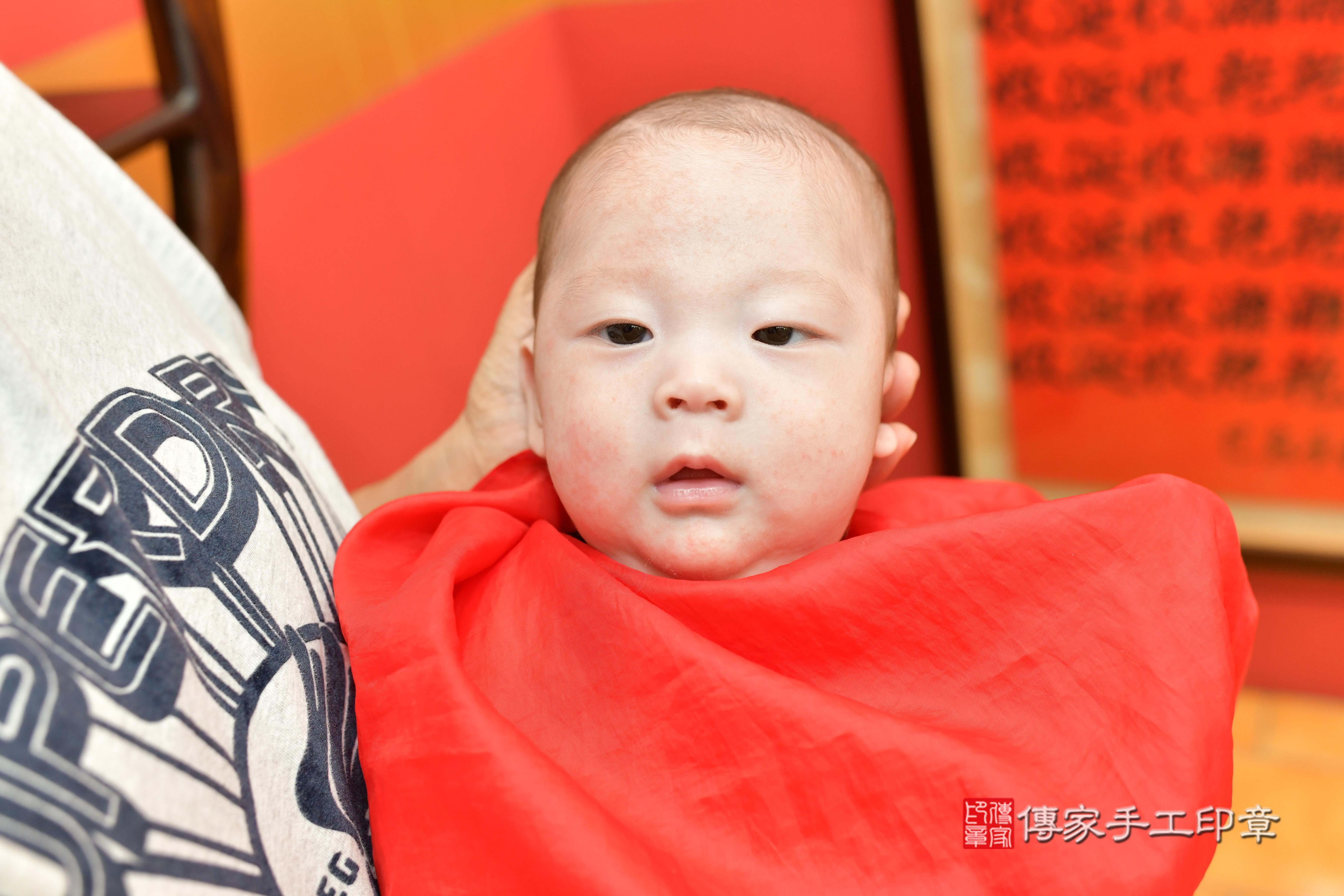 傳家手工印章桃園店、抓周、度脺、中國風會場、傳家嬰兒古禮、吉祥話、抓周道具物品24種、拍照。抓周證書。寶寶抓周、滿周歲、生日快樂、祝福