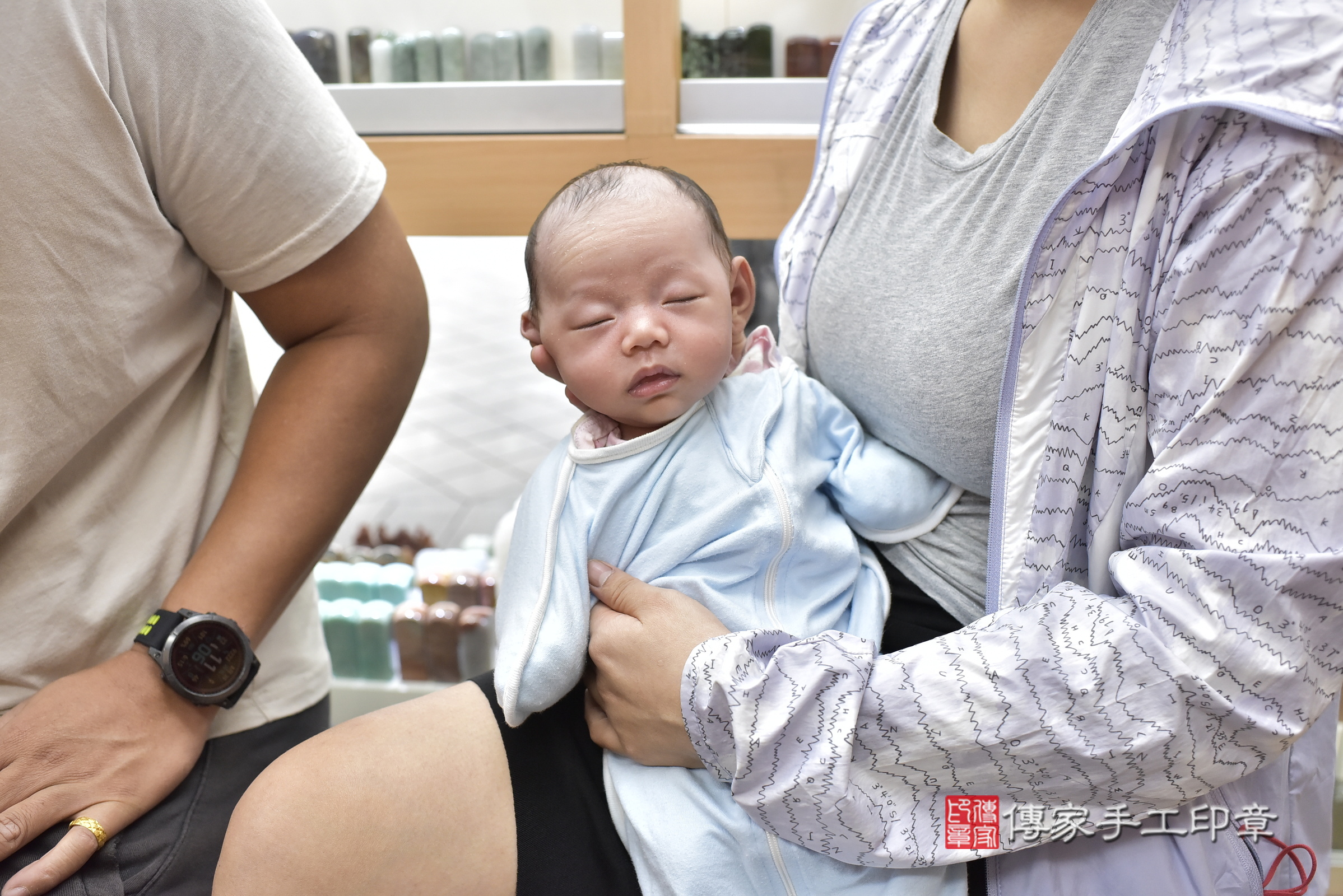 瑄瑄寶寶(新北市永和區嬰兒寶寶滿月剃頭理髮、嬰兒剃胎毛儀式吉祥話)。中國風會場，爸媽寶貝穿「日中韓」古裝禮服。專業拍照、證書。★購買「臍帶章、肚臍章、胎毛筆刷印章」贈送：剃頭、收涎、抓周，三選一。2024.8.30，照片2