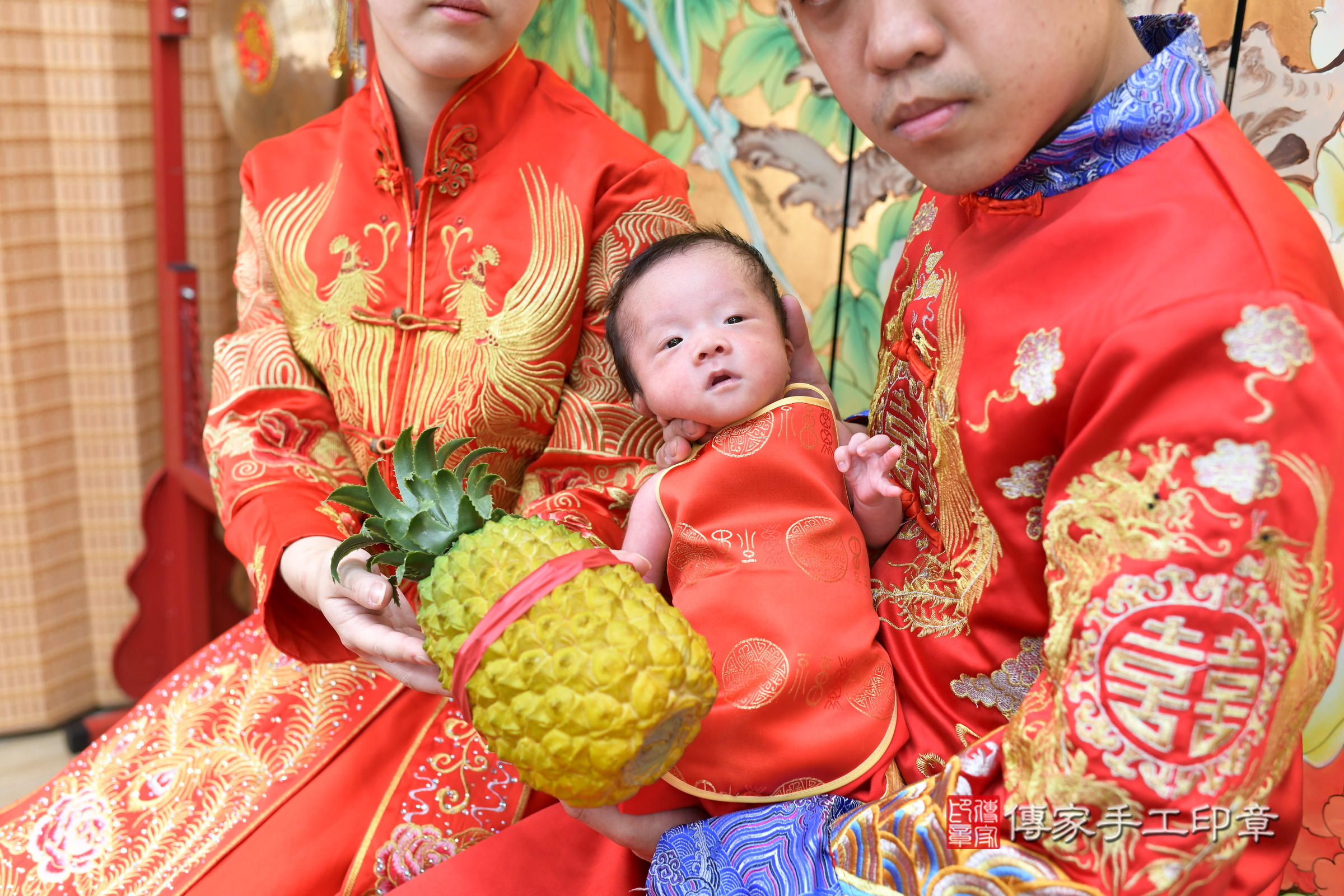 小亦寶寶(台北市大同區嬰兒寶寶滿月剃頭理髮、嬰兒剃胎毛儀式吉祥話)。中國風會場，爸媽寶貝穿「日中韓」古裝禮服。專業拍照、證書。★購買「臍帶章、肚臍章、胎毛筆刷印章」贈送：剃頭、收涎、抓周，三選一。2024.8.31，照片18